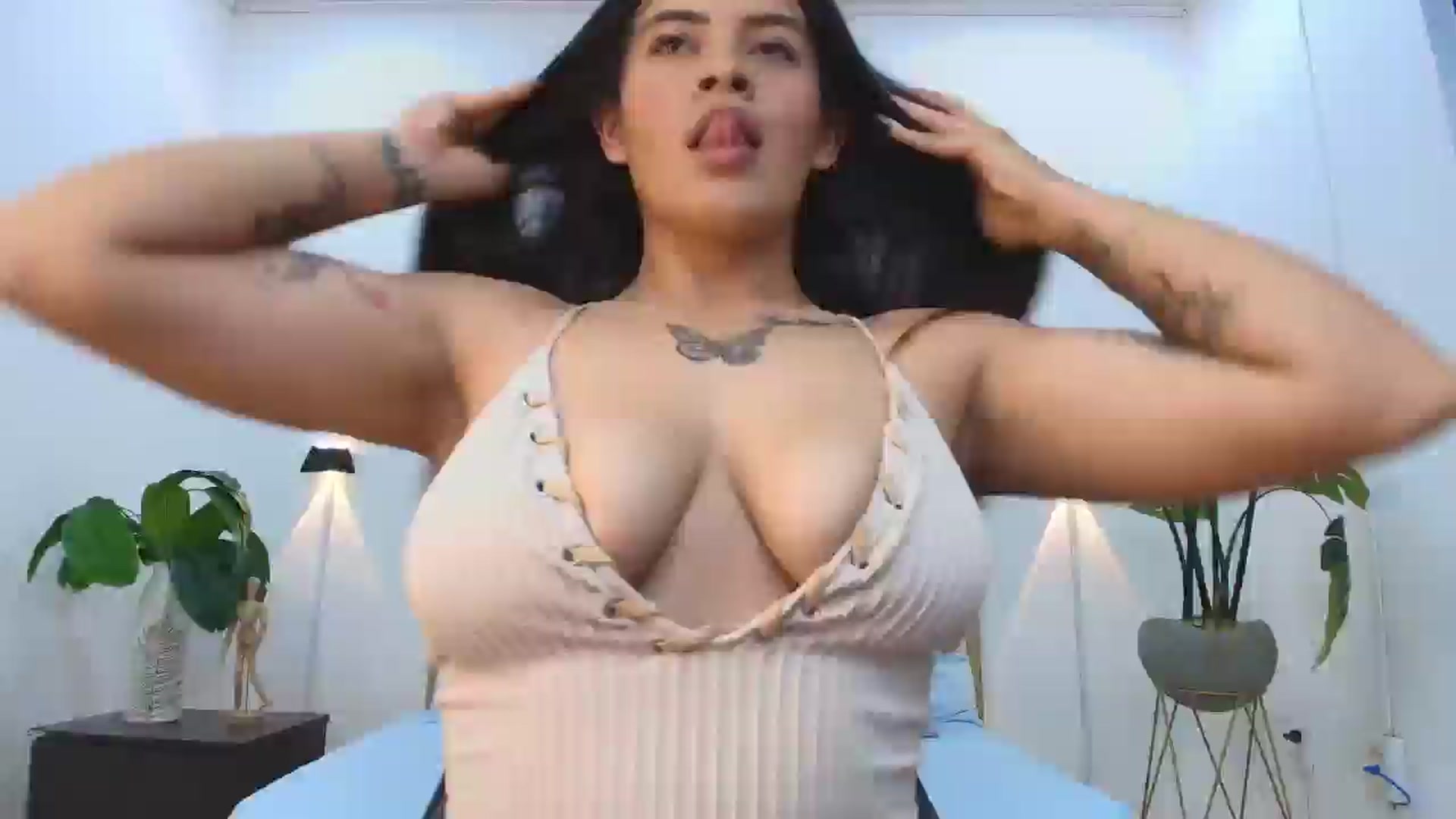 Gallery image thumbnail from Shannel_love_'s myfreecams stream on, 10/30/2025, 15:32 image 3 of 20