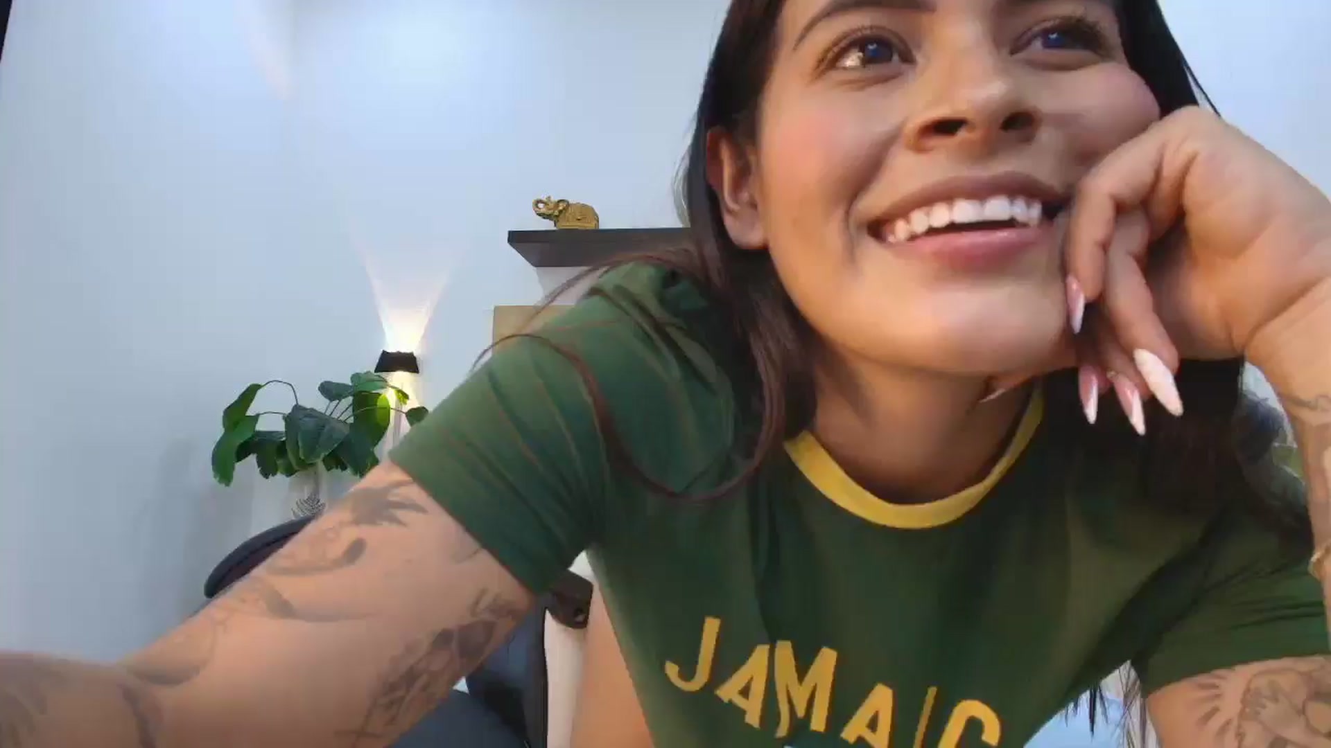 Gallery image thumbnail from Shannel_love_'s myfreecams stream on, 11/22/2025, 17:40 image 11 of 20