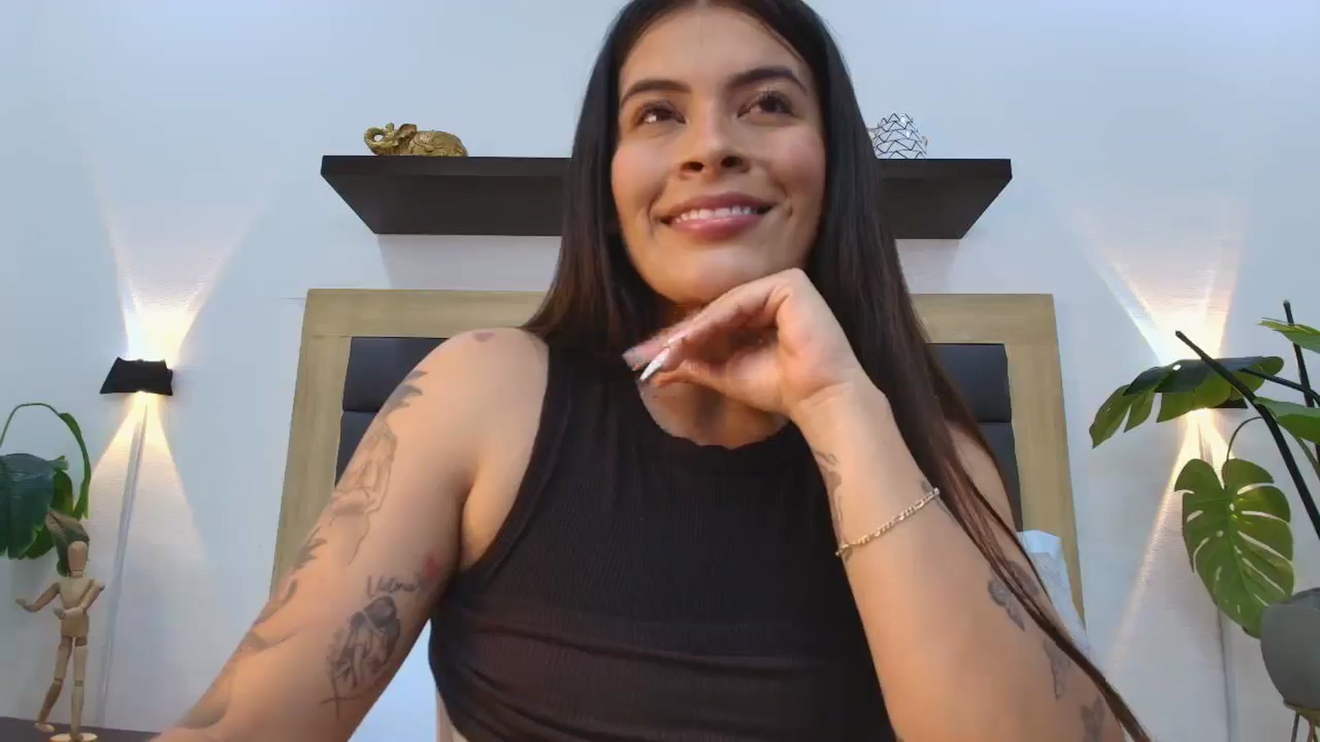 Gallery image thumbnail from Shannel_love_'s myfreecams stream on, 11/27/2025, 13:55 image 19 of 20