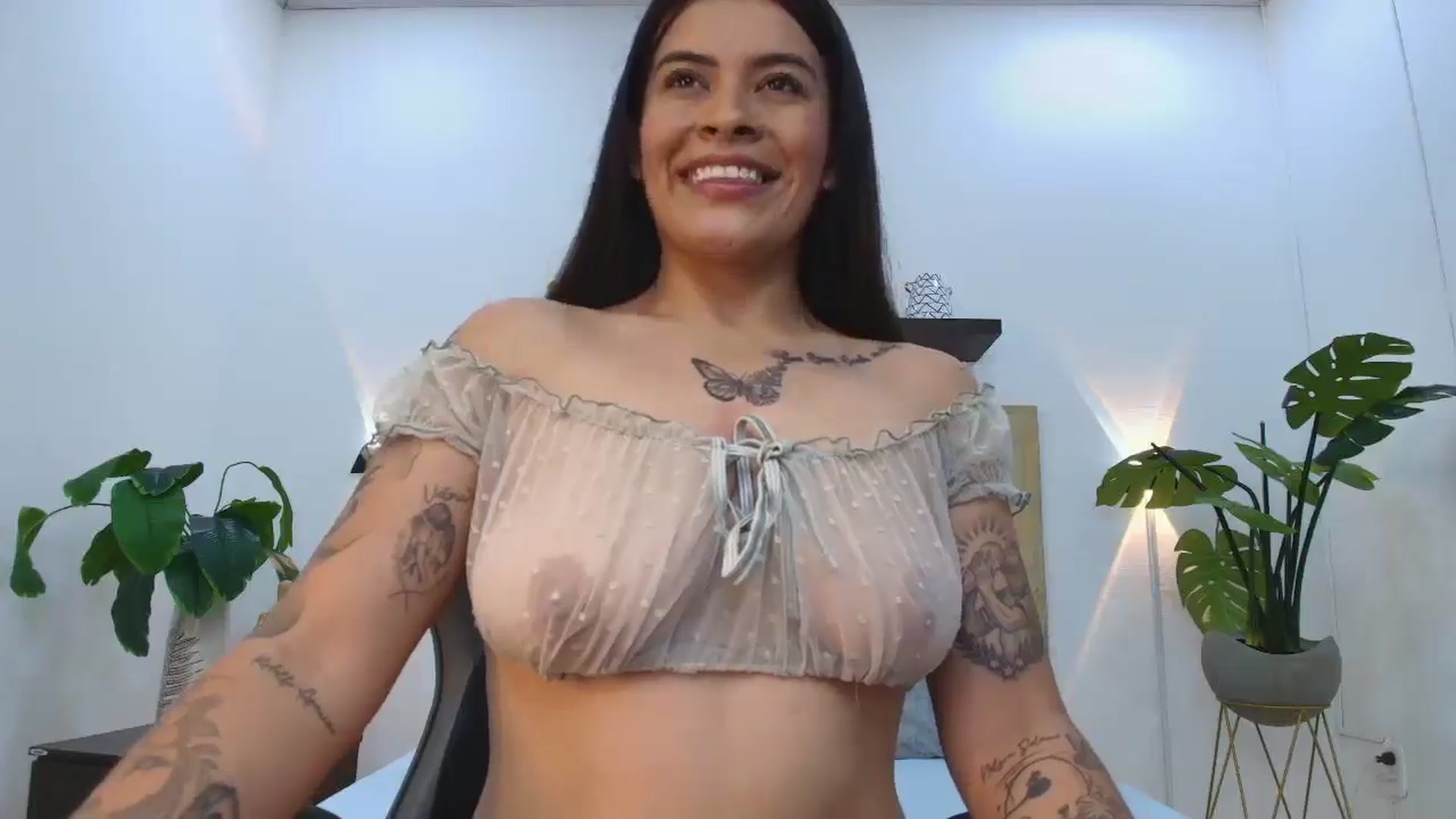 Gallery image thumbnail from Shannel_love_'s myfreecams stream on, 11/28/2025, 14:33 image 18 of 20