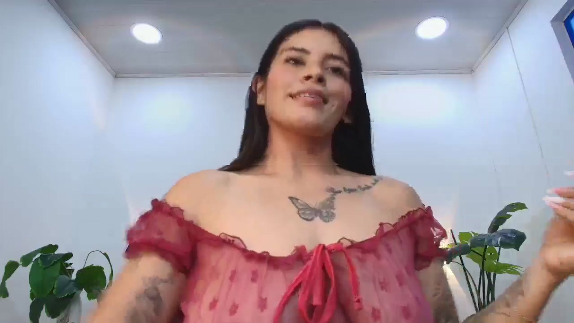 Gallery image thumbnail from Shannel_love_'s myfreecams stream on, 12/12/2025, 17:05 image 16 of 20