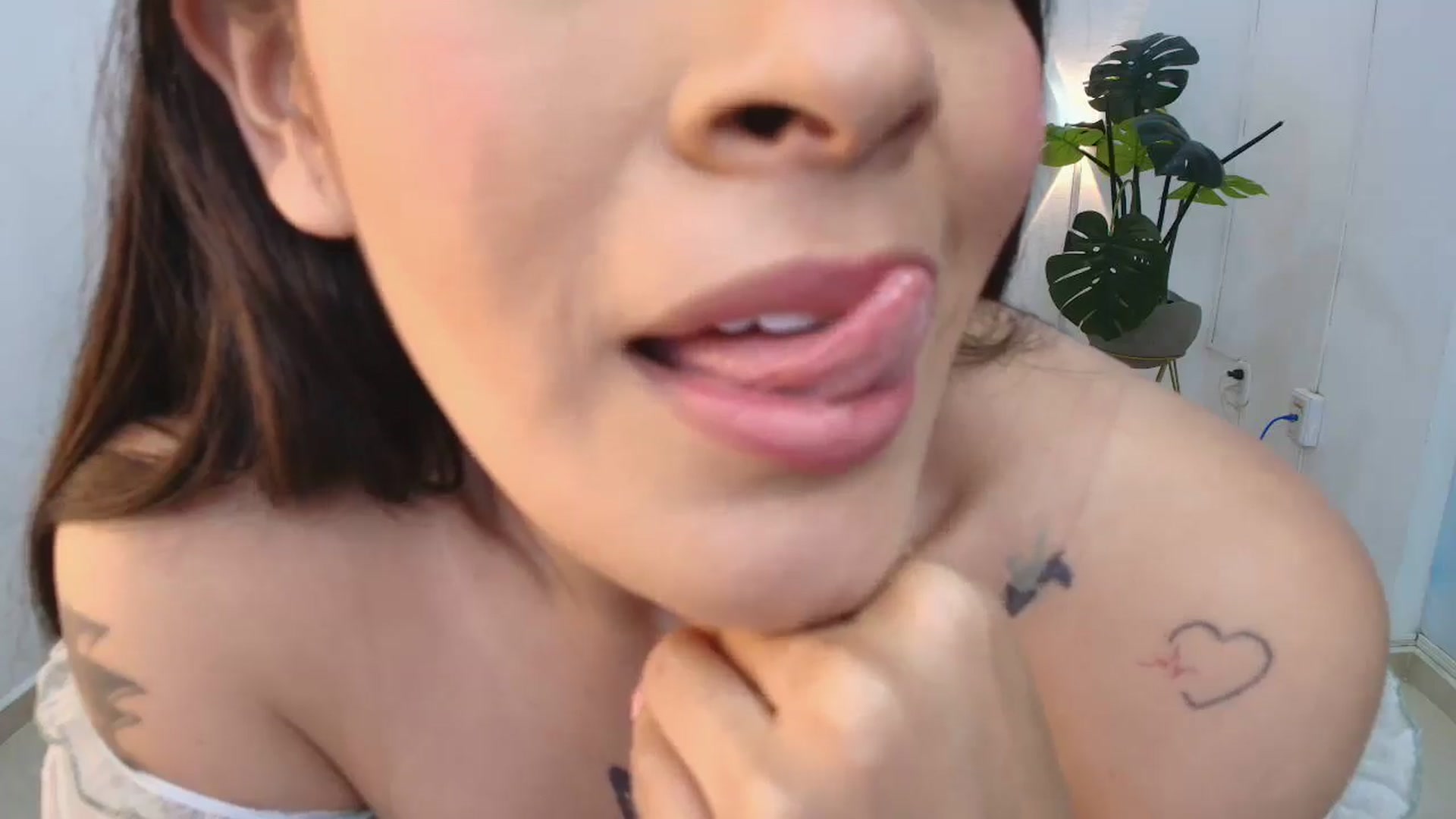 Gallery image thumbnail from Shannel_love_'s myfreecams stream on, 12/16/2025, 13:32 image 9 of 20