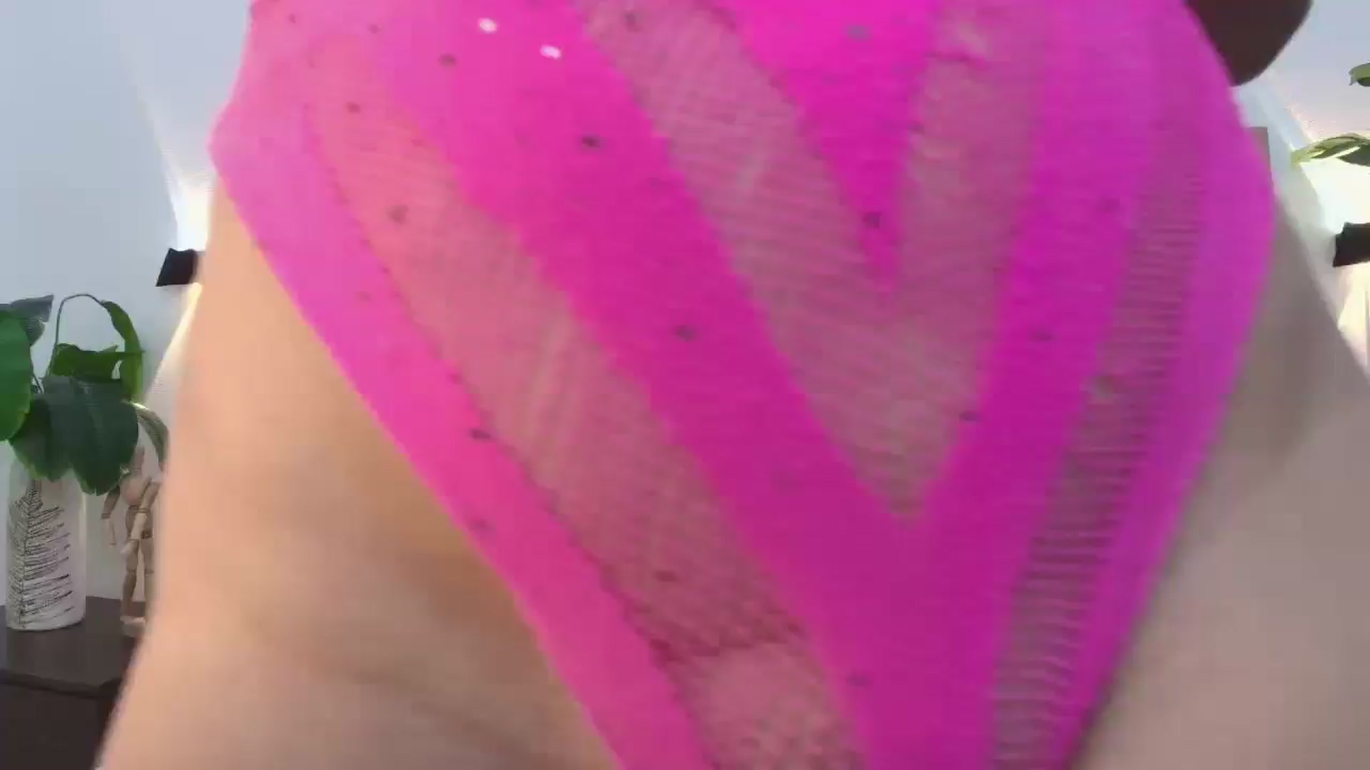 Gallery image thumbnail from Shannel_love_'s myfreecams stream on, 12/22/2025, 16:56 image 19 of 20