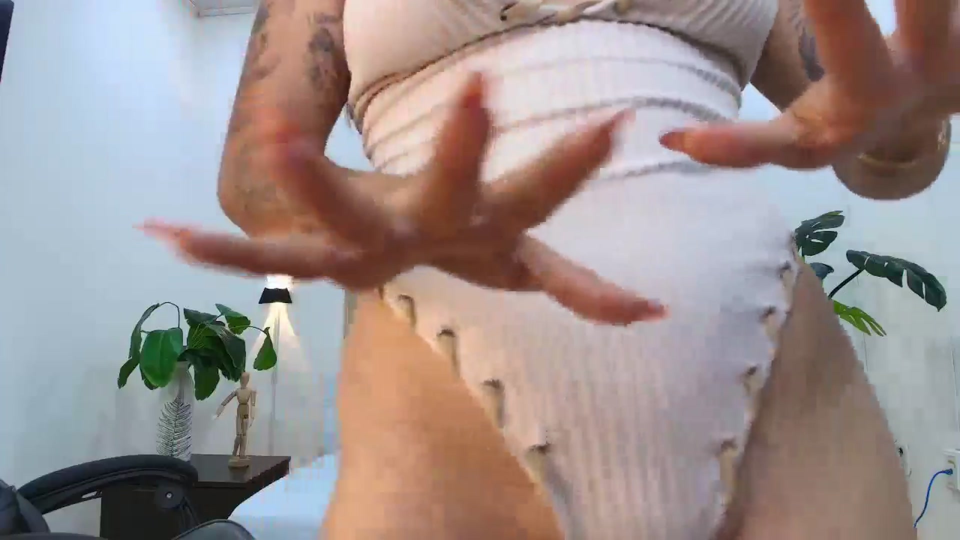 Gallery image thumbnail from Shannel_love_'s myfreecams stream on, 01/13/2026, 16:37 image 16 of 20