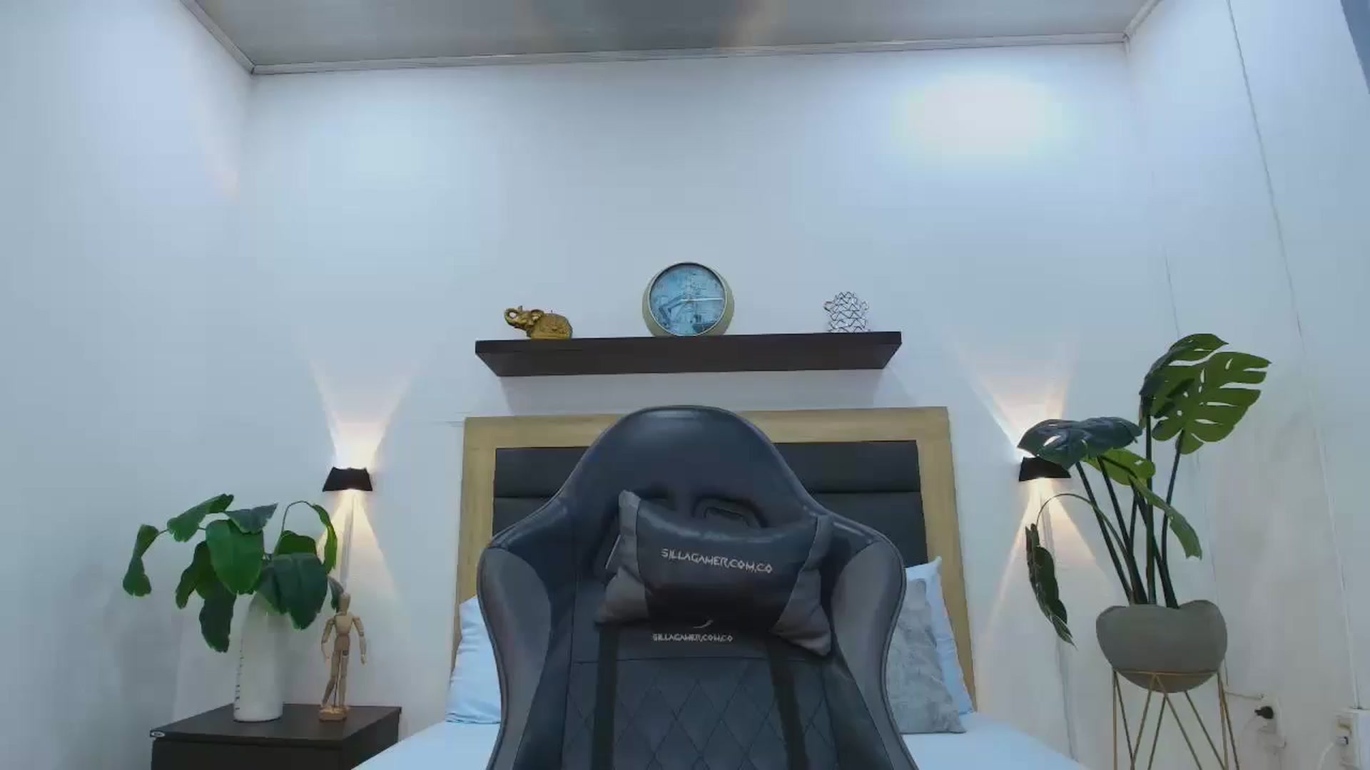 Gallery image thumbnail from Shannel_love_'s myfreecams stream on, 02/17/2026, 16:41 image 18 of 20
