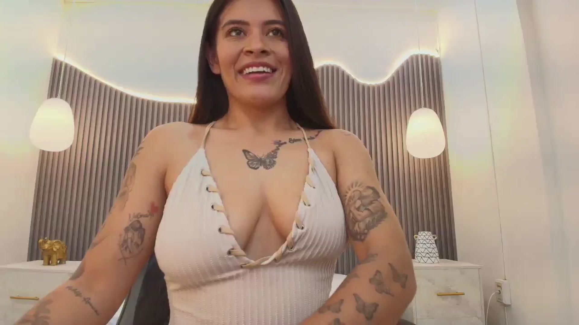 Gallery image thumbnail from Shannel_love_'s myfreecams stream on, 02/25/2026, 14:34 image 10 of 20