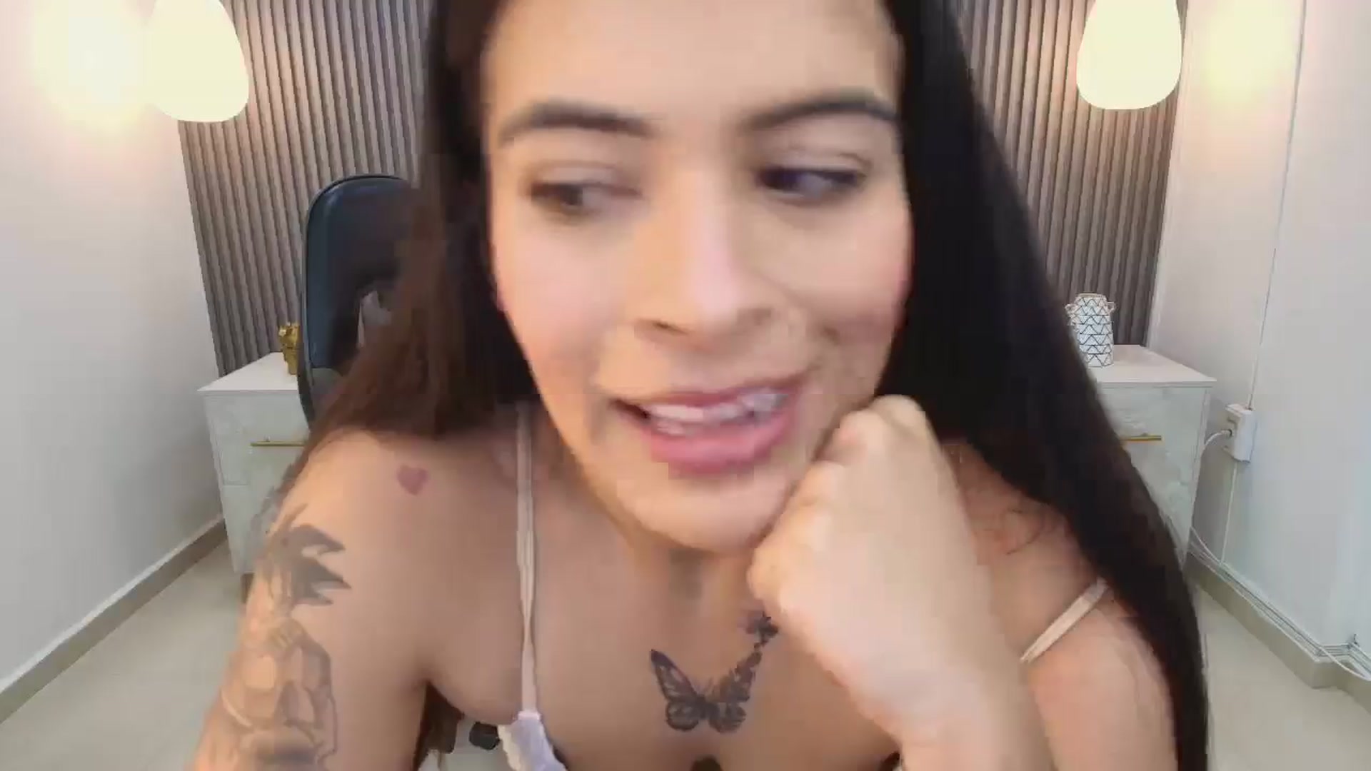 Gallery image thumbnail from Shannel_love_'s myfreecams stream on, 03/18/2026, 14:17 image 2 of 20