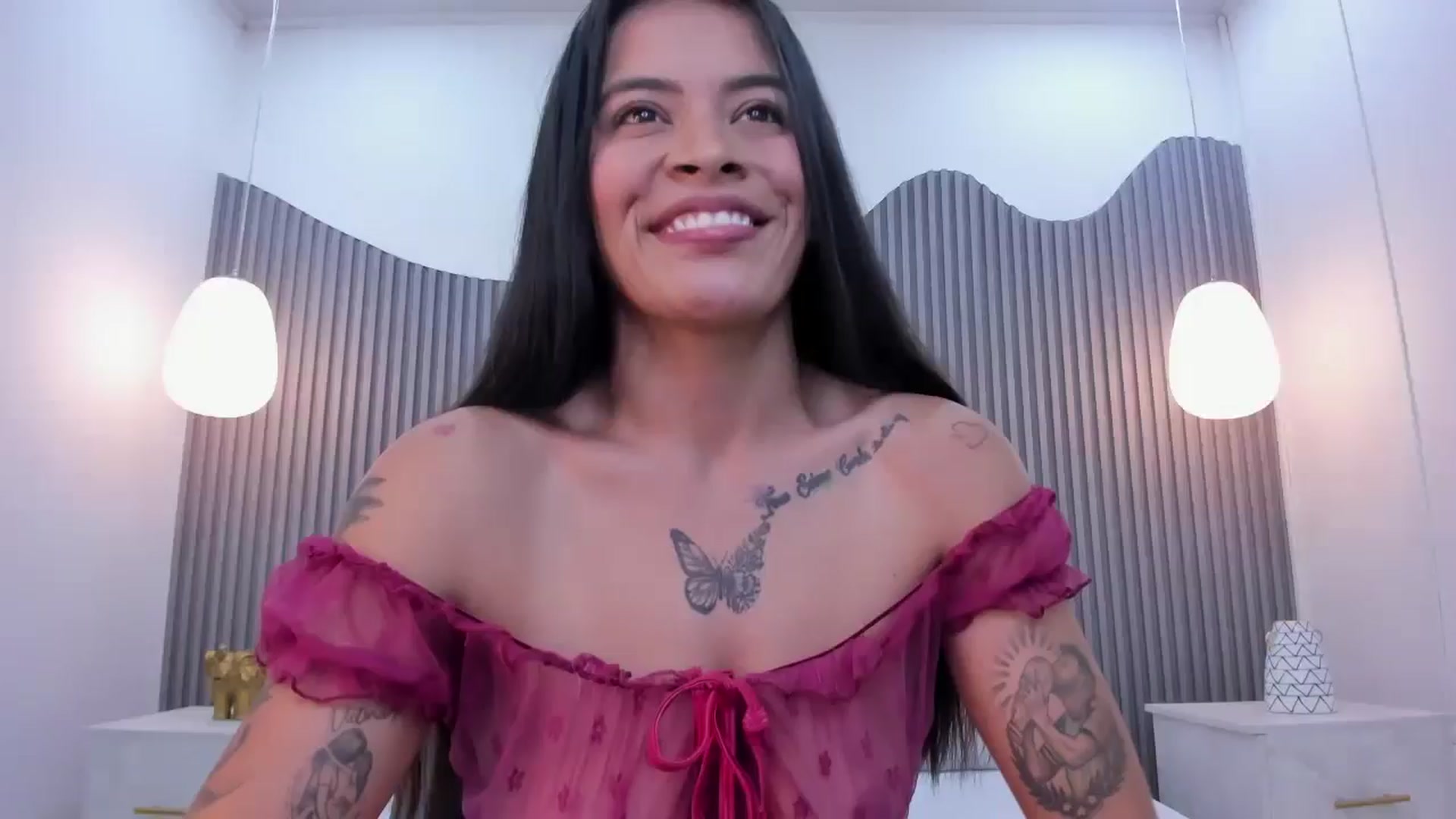 Gallery image thumbnail from Shannel_love_'s myfreecams stream on, 04/14/2026, 14:03 image 13 of 20