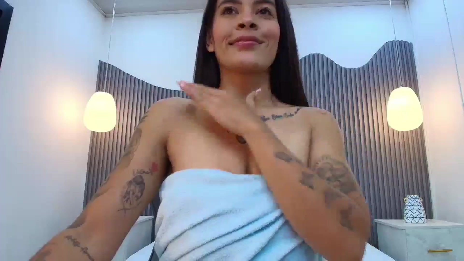Gallery image thumbnail from Shannel_love_'s myfreecams stream on, 05/09/2026, 14:04 image 10 of 20