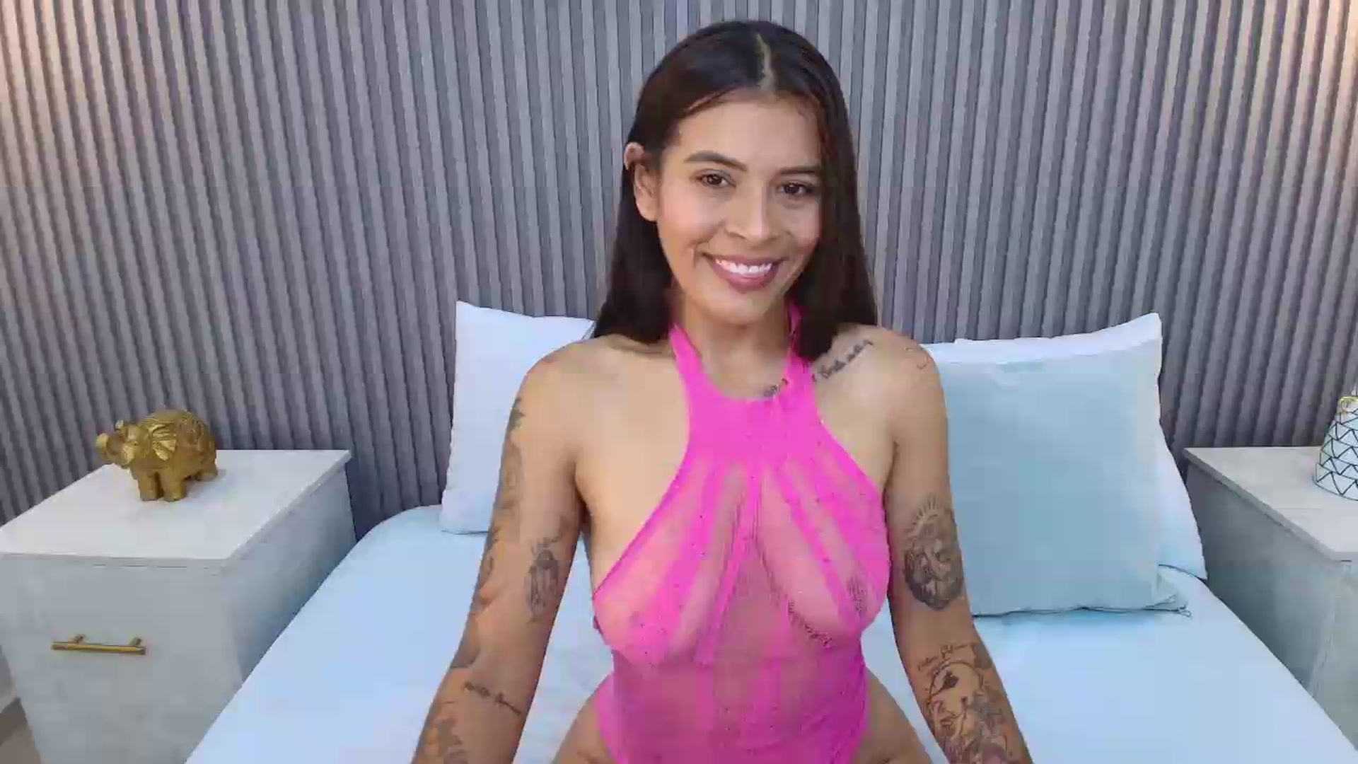 Gallery image thumbnail from Shannel_love_'s myfreecams stream on, 07/06/2026, 13:50 image 4 of 20