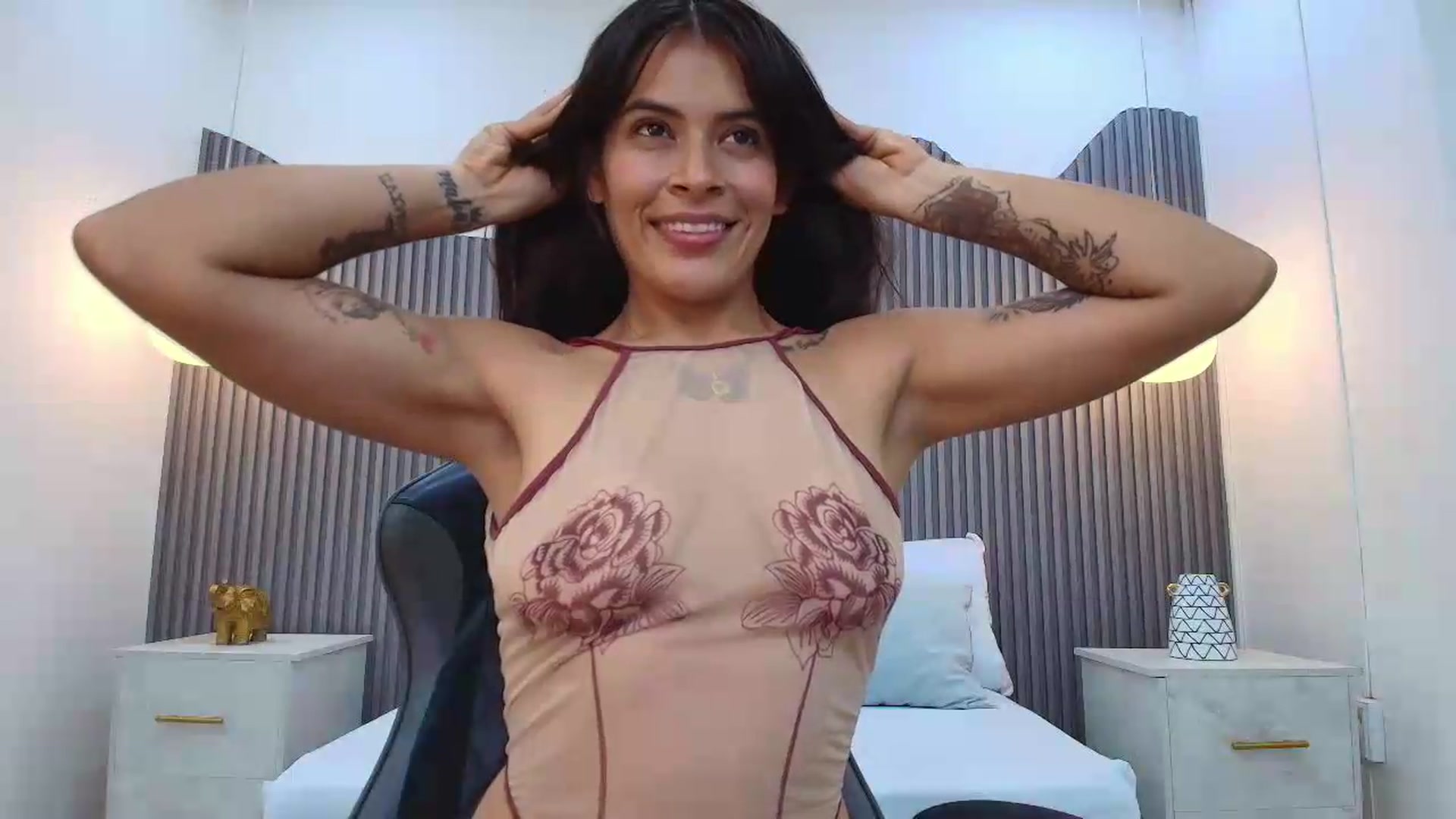 Gallery image thumbnail from Shannel_love_'s myfreecams stream on, 07/18/2026, 17:50 image 13 of 20