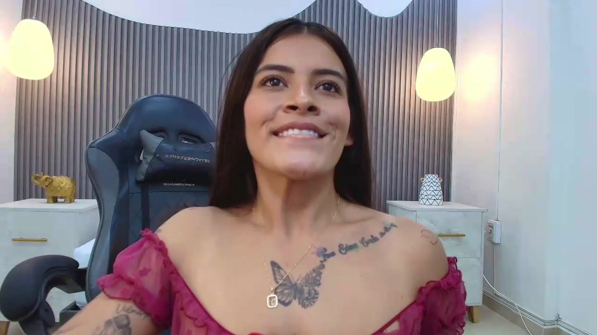 Gallery image thumbnail from Shannel_love_'s myfreecams stream on, 07/22/2026, 18:00 image 17 of 20