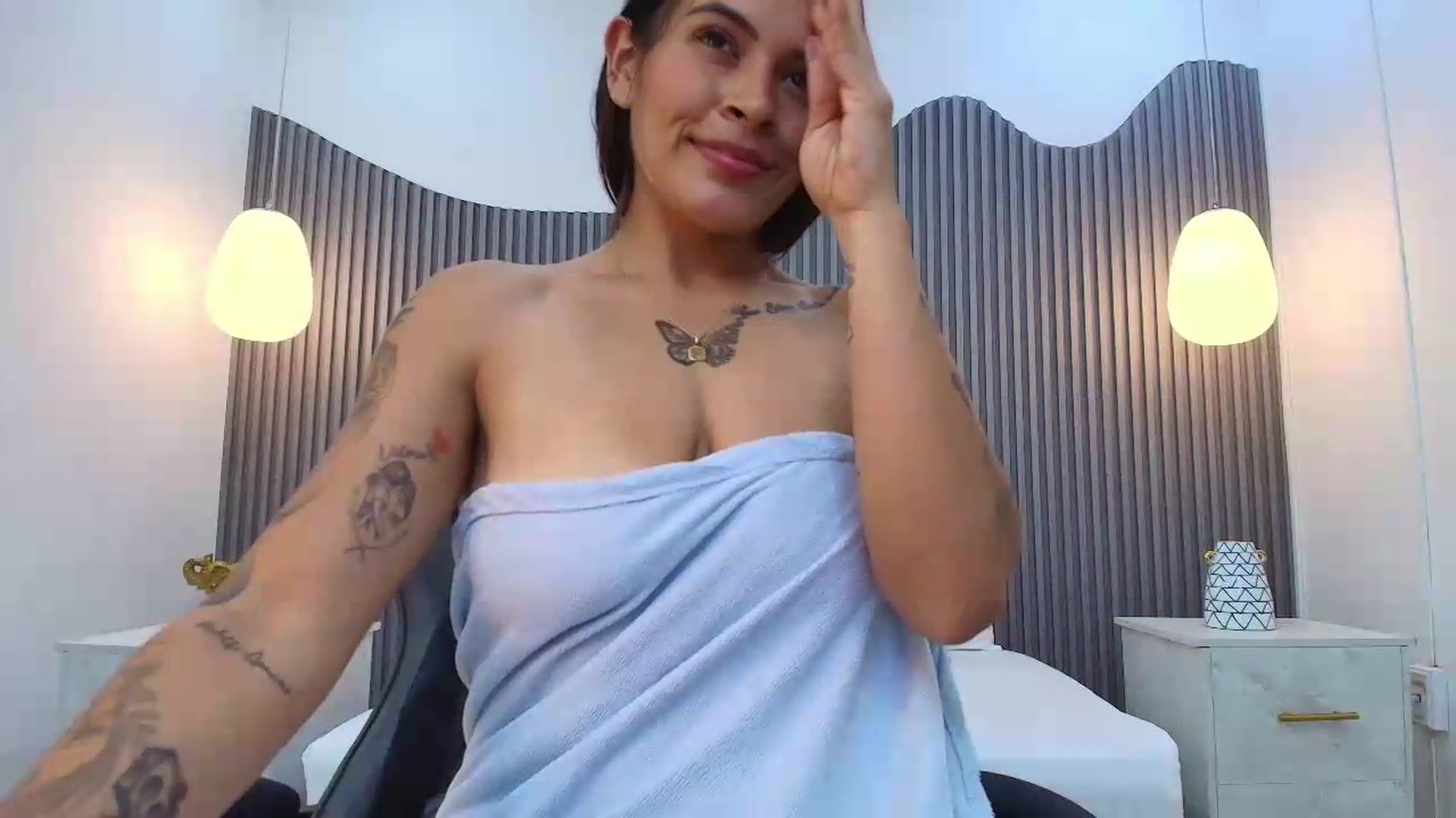 Gallery image thumbnail from Shannel_love_'s myfreecams stream on, 07/29/2026, 17:51 image 8 of 20