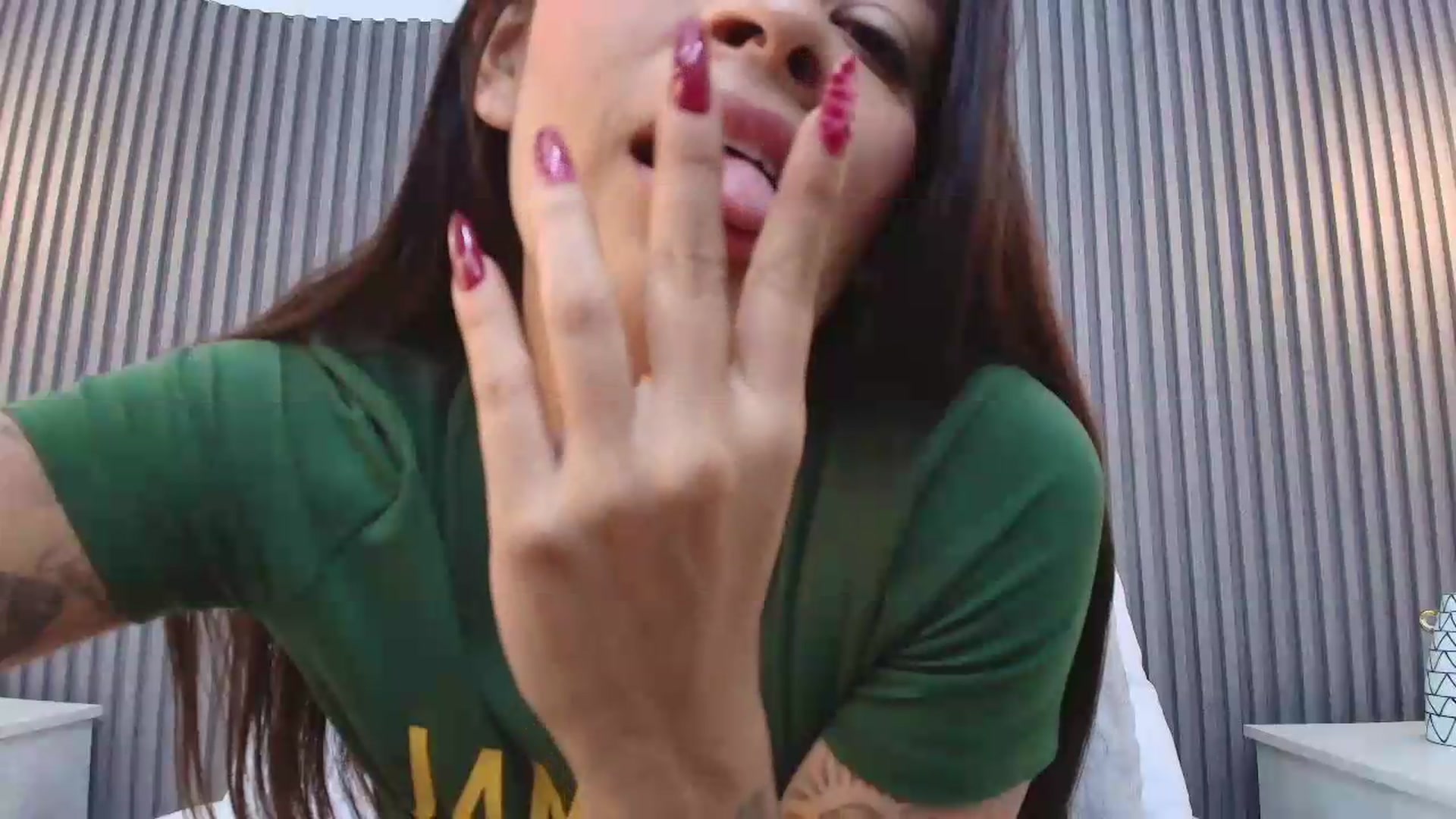 Gallery image thumbnail from Shannel_love_'s myfreecams stream on, 08/06/2026, 14:06 image 14 of 20
