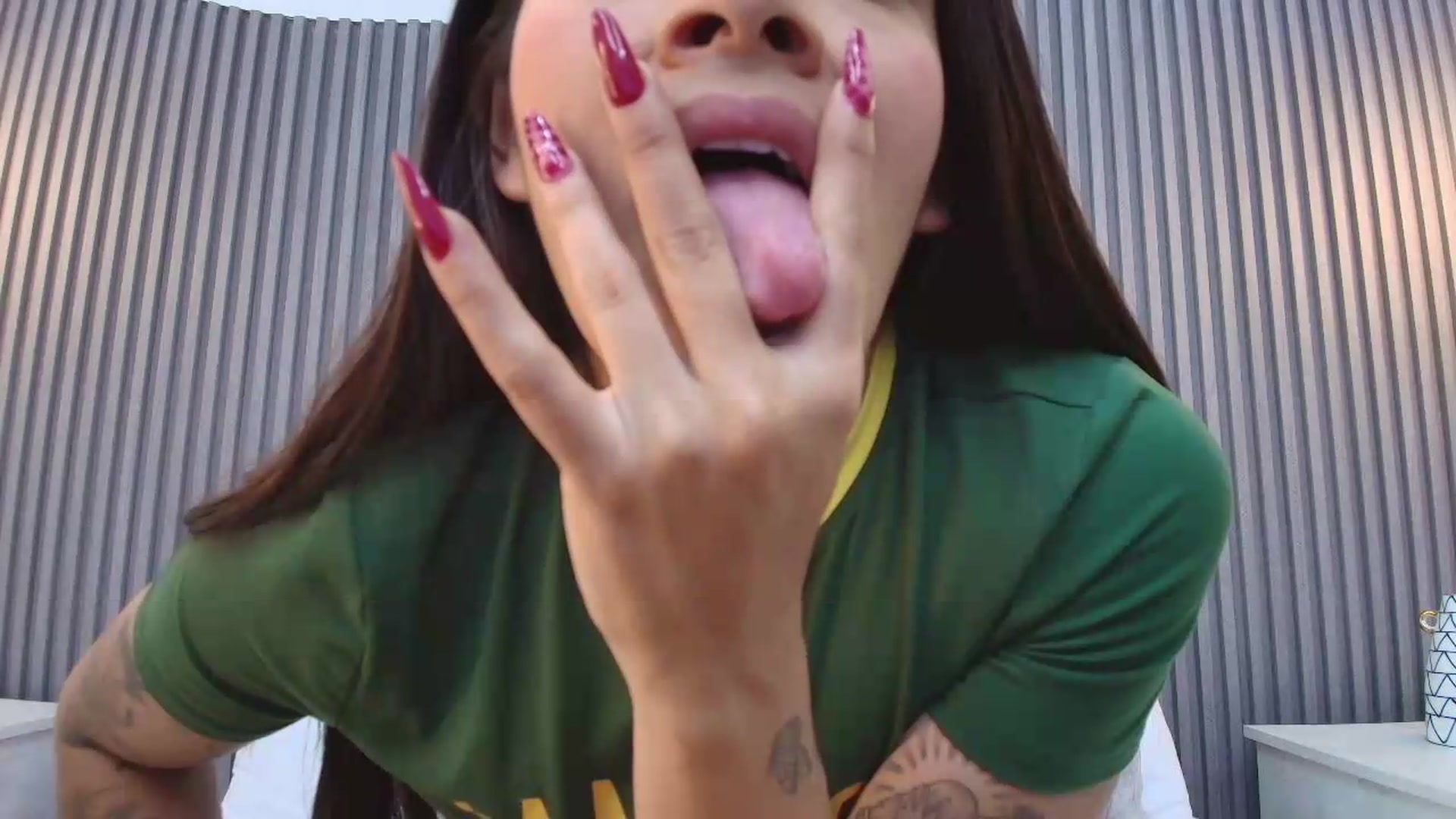Gallery image thumbnail from Shannel_love_'s myfreecams stream on, 08/06/2026, 14:06 image 15 of 20