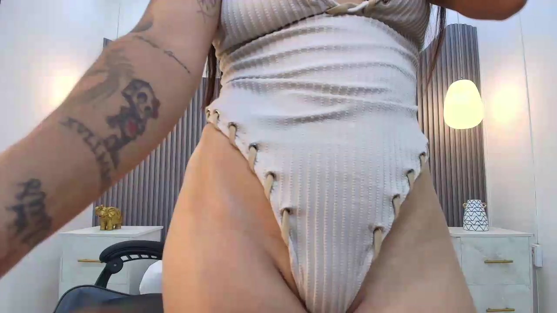 Gallery image thumbnail from Shannel_love_'s myfreecams stream on, 09/10/2026, 15:47 image 16 of 20