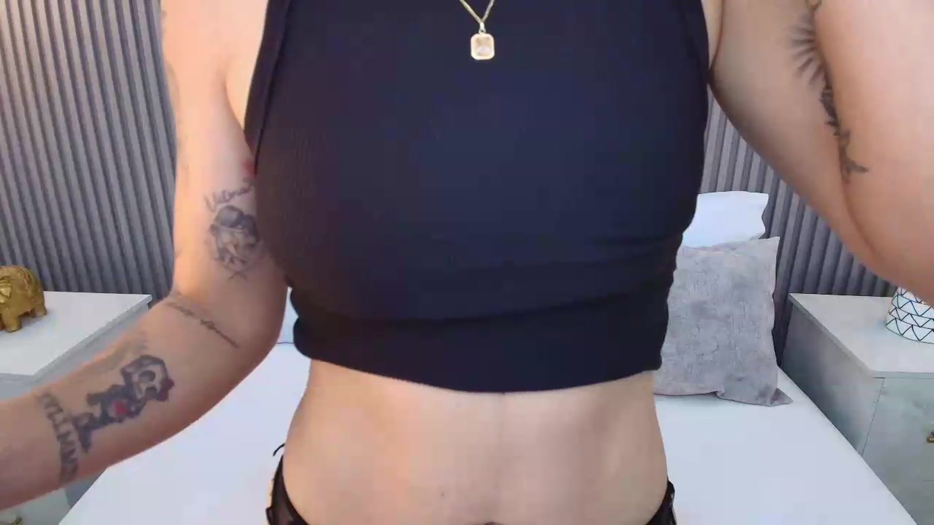 Gallery image thumbnail from Shannel_love_'s myfreecams stream on, 09/11/2026, 13:02 image 19 of 20