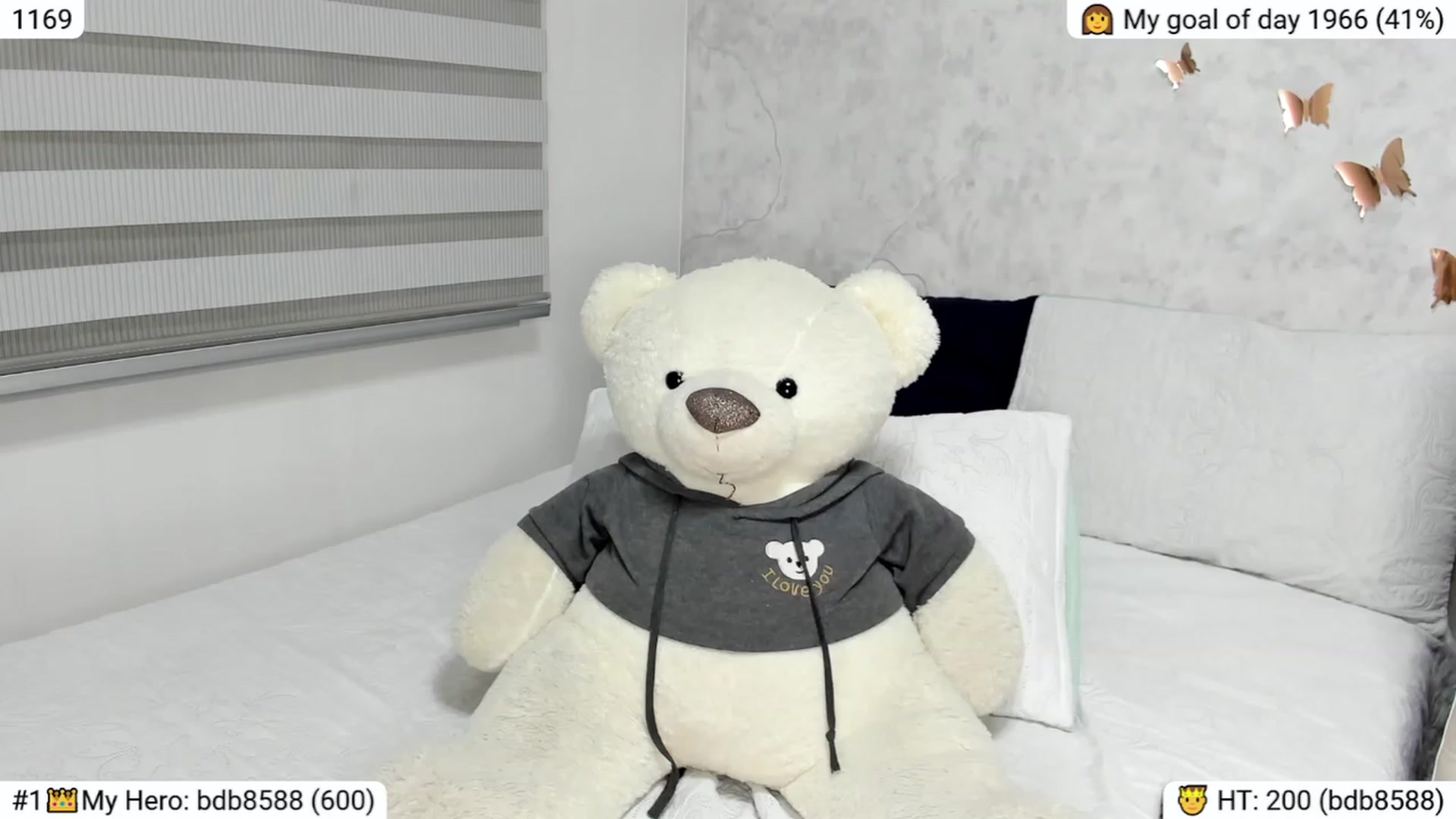 Gallery image thumbnail from Shantal_Milf's myfreecams stream on, 11/18/2022, 05:46 image 7 of 20