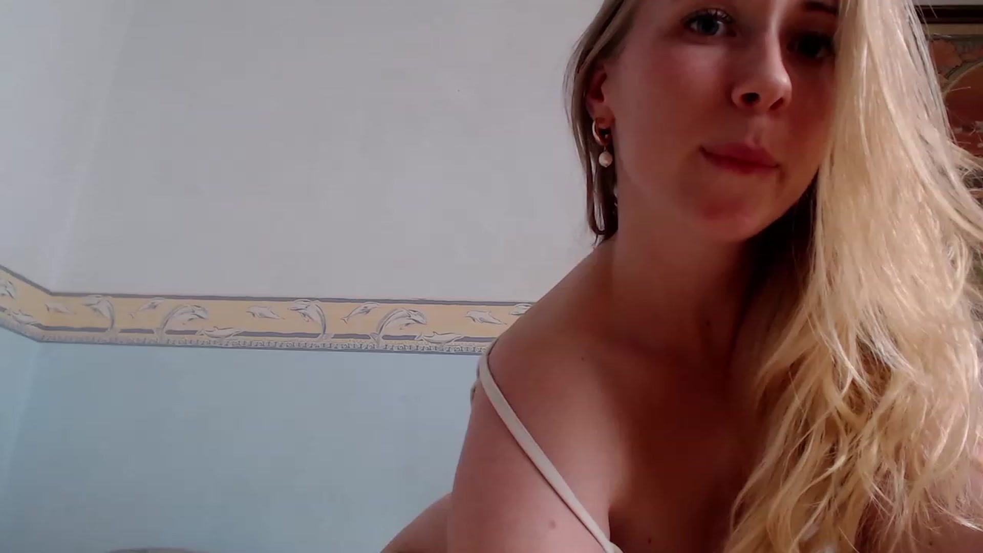 Gallery image thumbnail from Sharapova_'s myfreecams stream on, 11/25/2022, 21:44 image 16 of 20