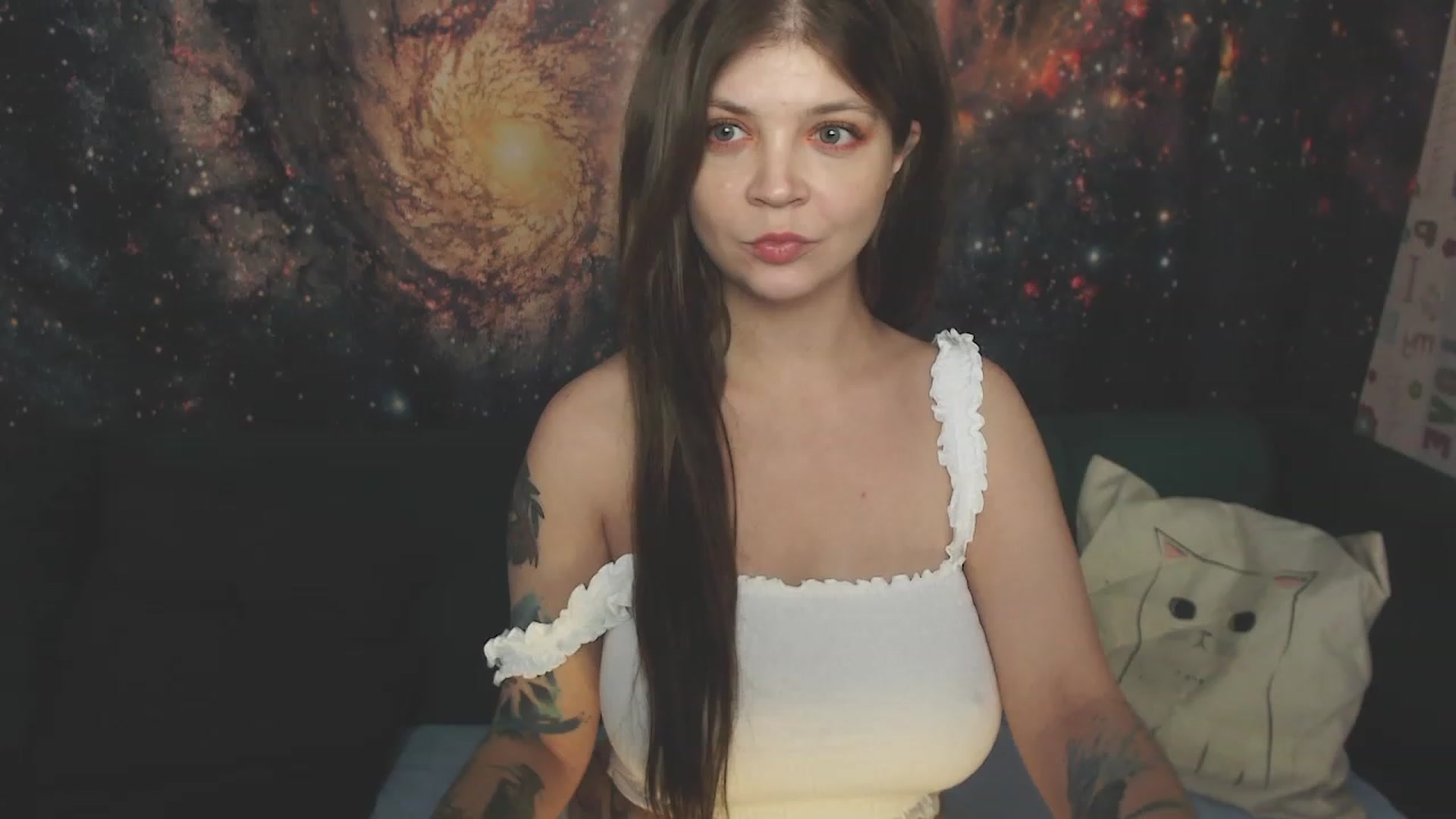 Gallery image thumbnail from SharmyMy's myfreecams stream on, 11/18/2022, 08:19 image 6 of 20