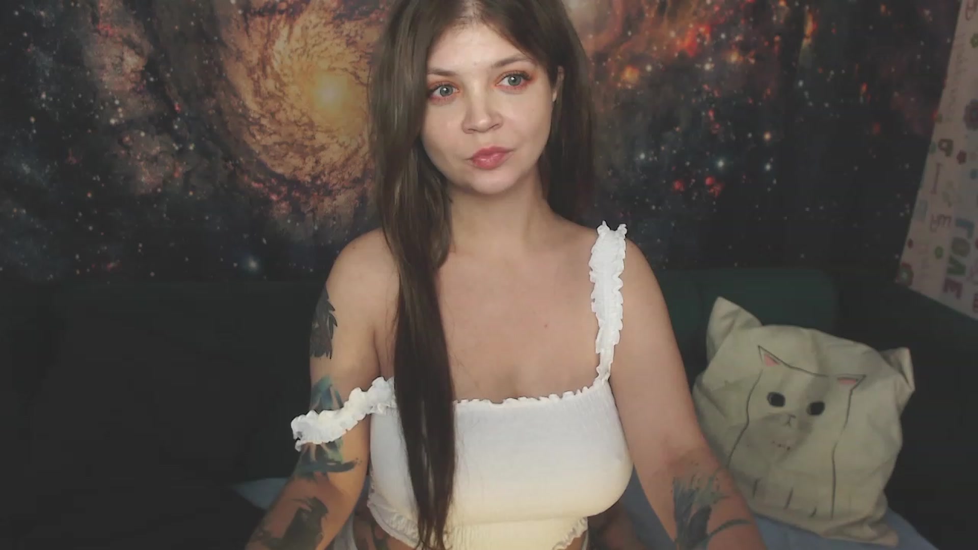 Gallery image thumbnail from SharmyMy's myfreecams stream on, 11/18/2022, 08:19 image 15 of 20