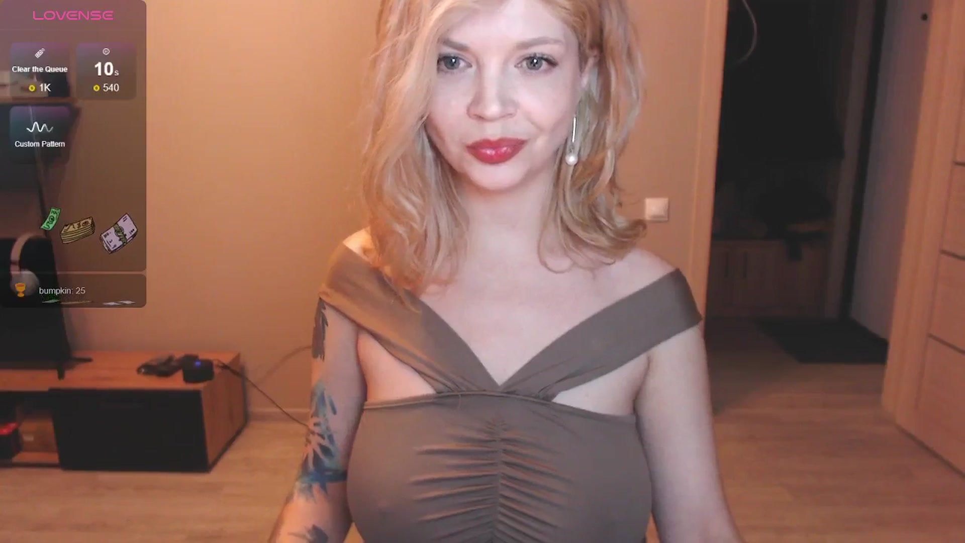 Gallery image thumbnail from SharmyMy's myfreecams stream on, 01/11/2026, 13:32 image 8 of 20