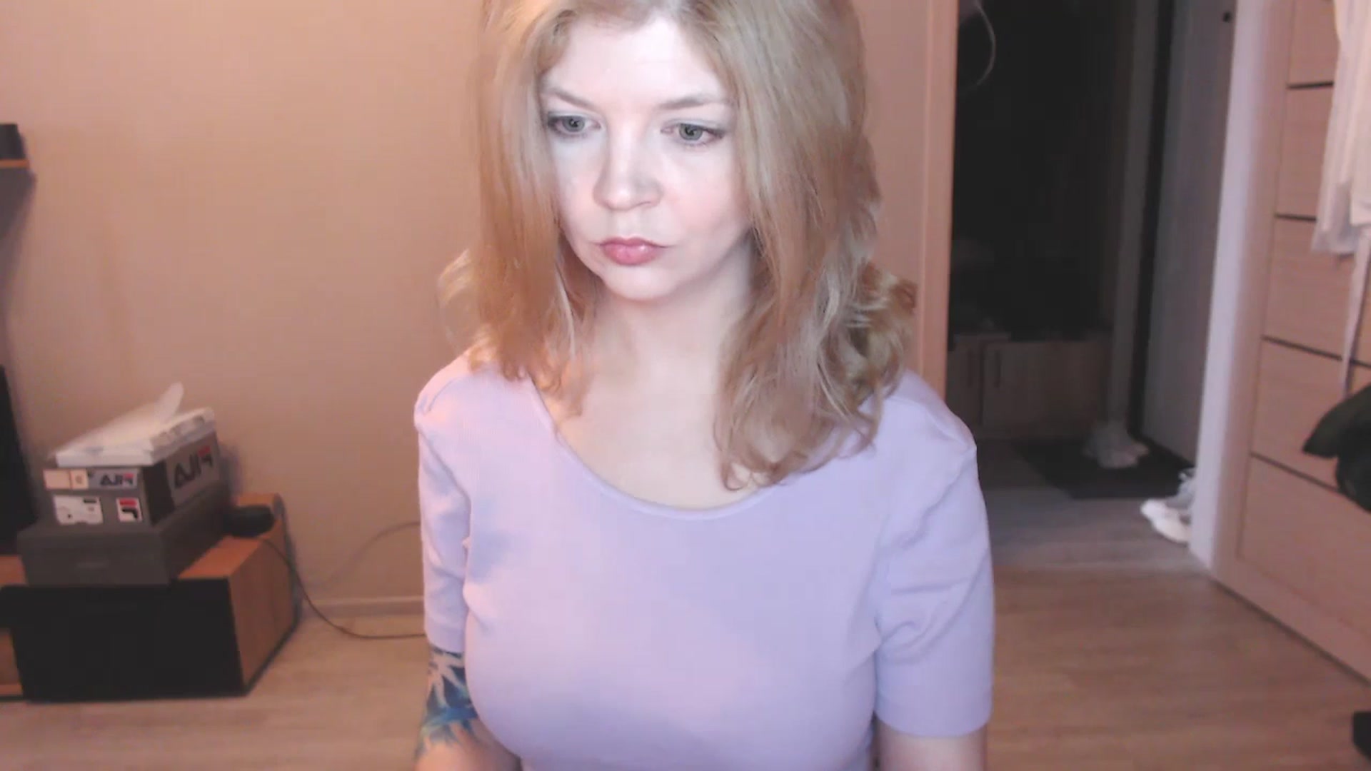 Gallery image thumbnail from SharmyMy's myfreecams stream on, 04/16/2026, 08:55 image 17 of 20