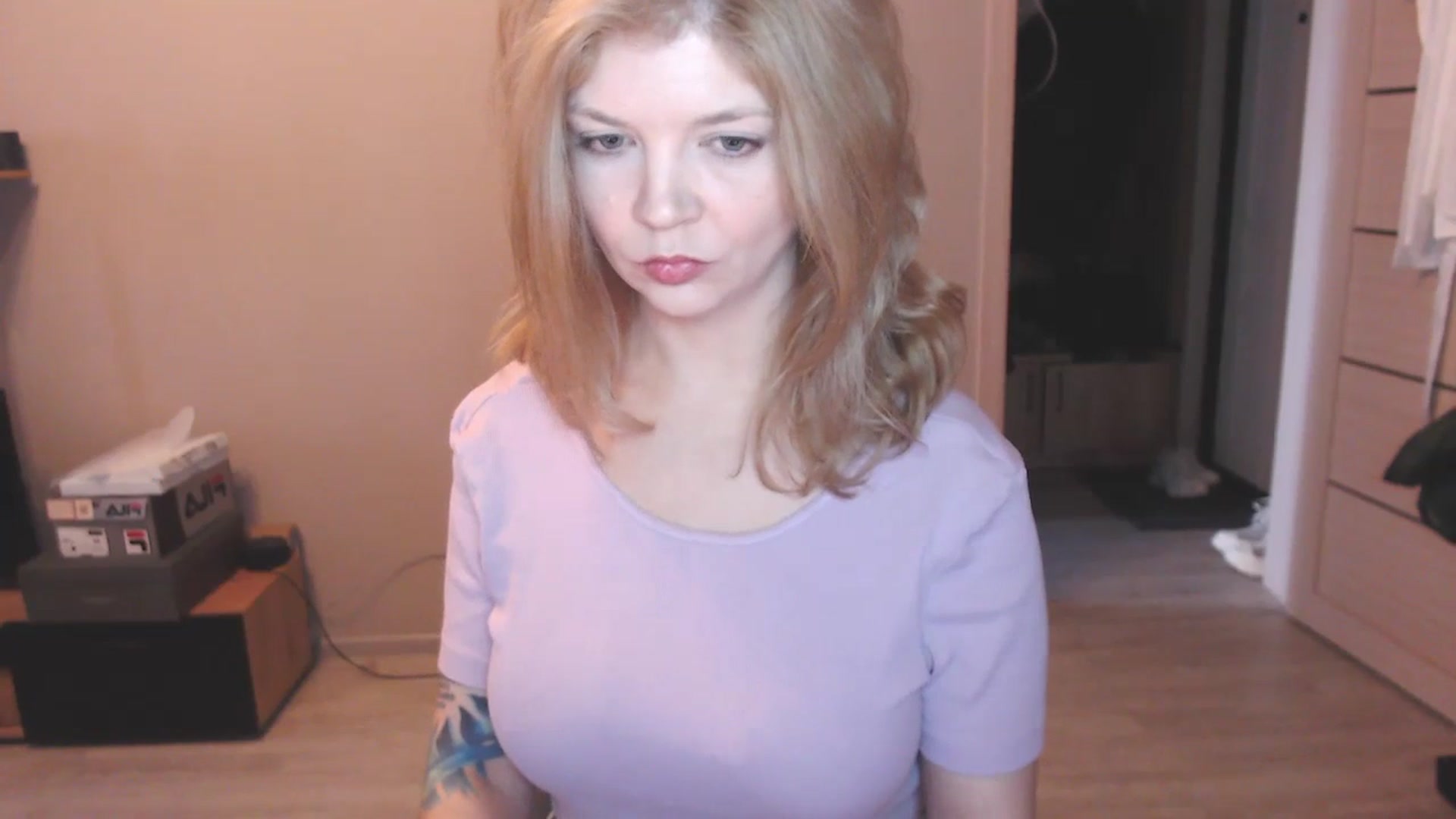 Gallery image thumbnail from SharmyMy's myfreecams stream on, 04/16/2026, 08:55 image 14 of 20