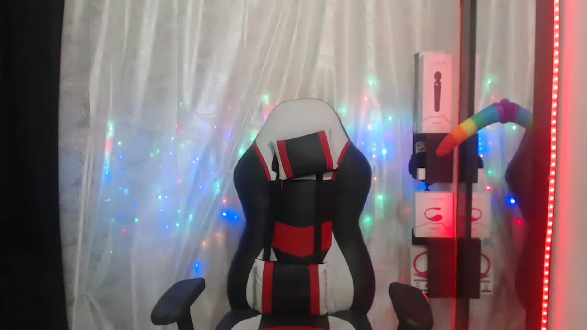 Gallery image thumbnail from SharomSweet's myfreecams stream on, 02/12/2023, 04:42 image 13 of 20
