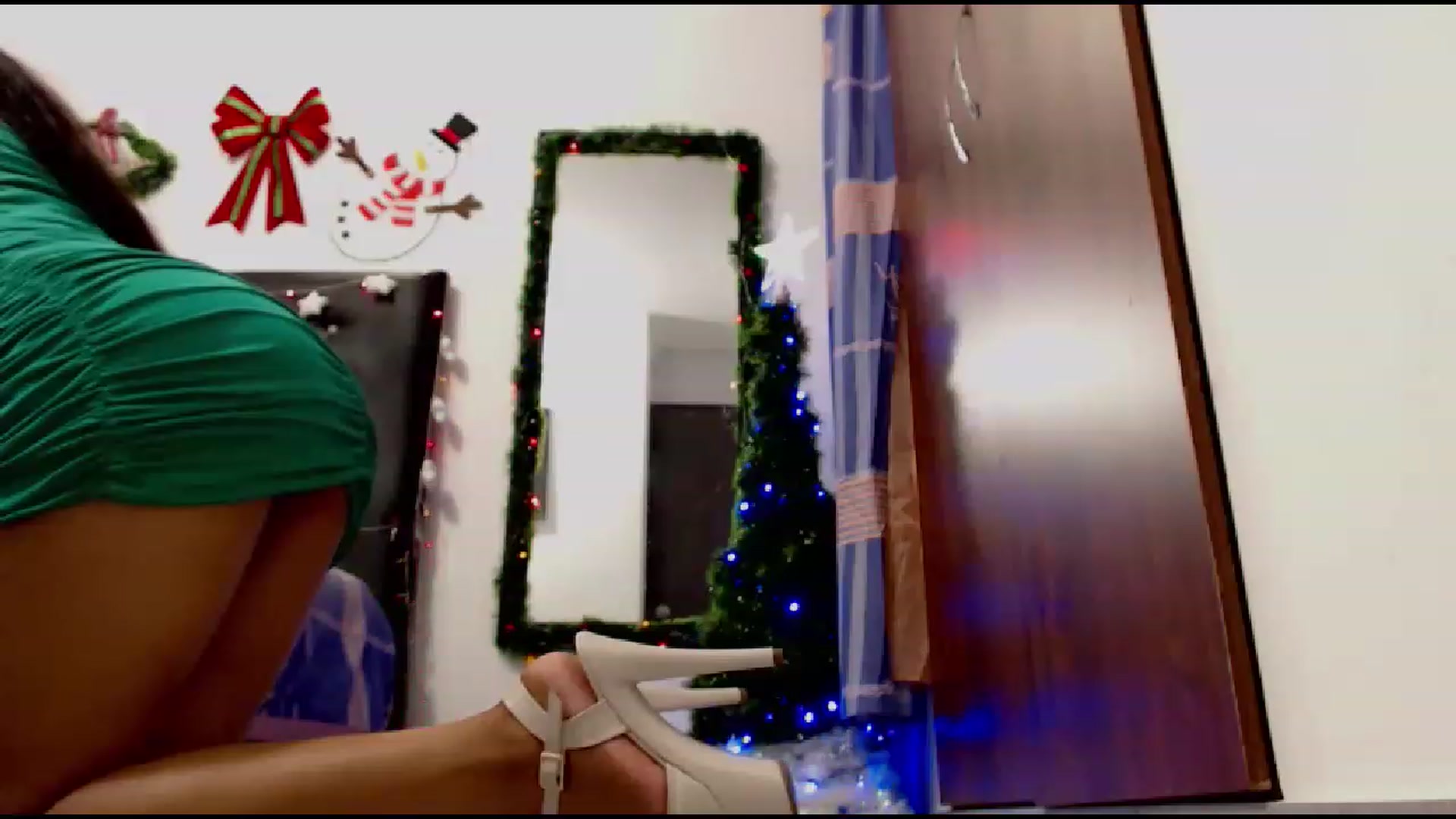 Gallery image thumbnail from Sharon_Angels's myfreecams stream on, 12/19/2022, 03:58 image 11 of 20