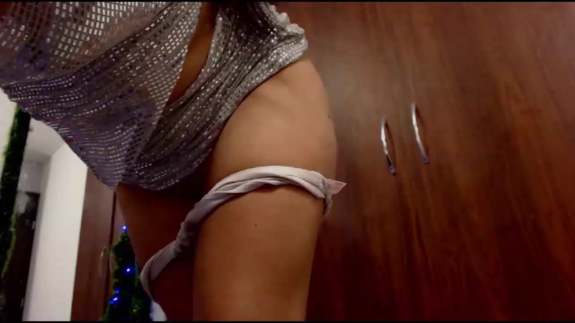 Gallery image thumbnail from Sharon_Angels's myfreecams stream on, 12/24/2022, 04:58 image 10 of 20
