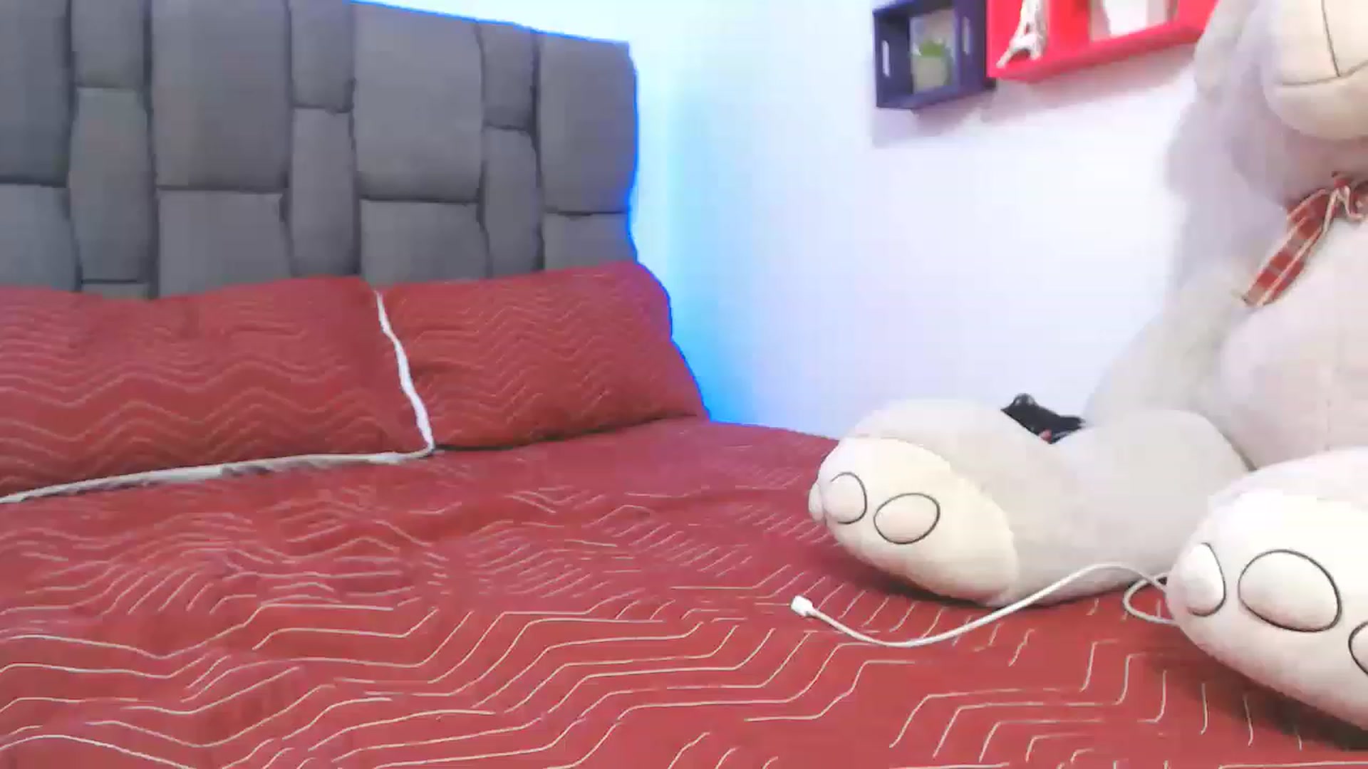 Gallery image thumbnail from Sharon_Angels's myfreecams stream on, 08/18/2023, 03:09 image 10 of 20