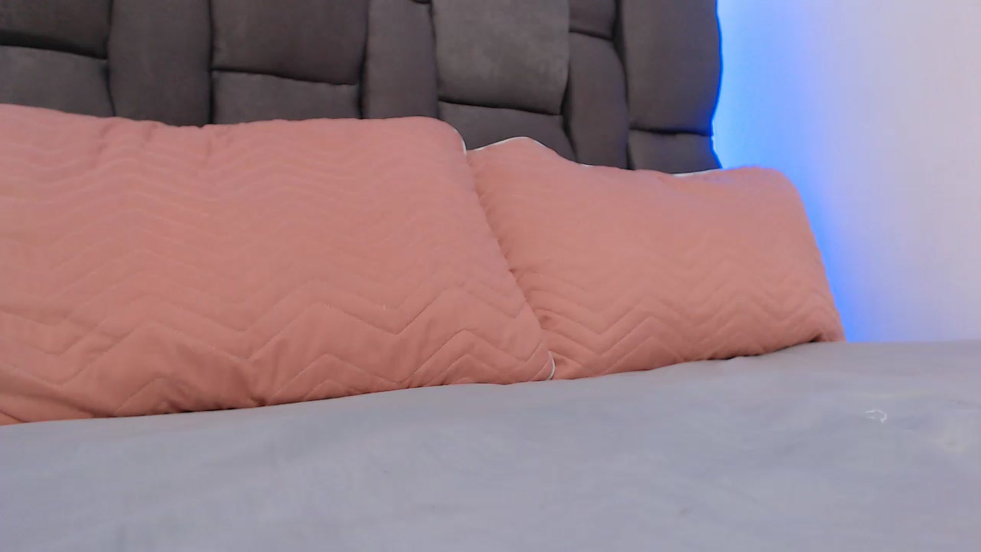 Gallery image thumbnail from Sharon_Angels's myfreecams stream on, 11/12/2023, 08:39 image 1 of 20
