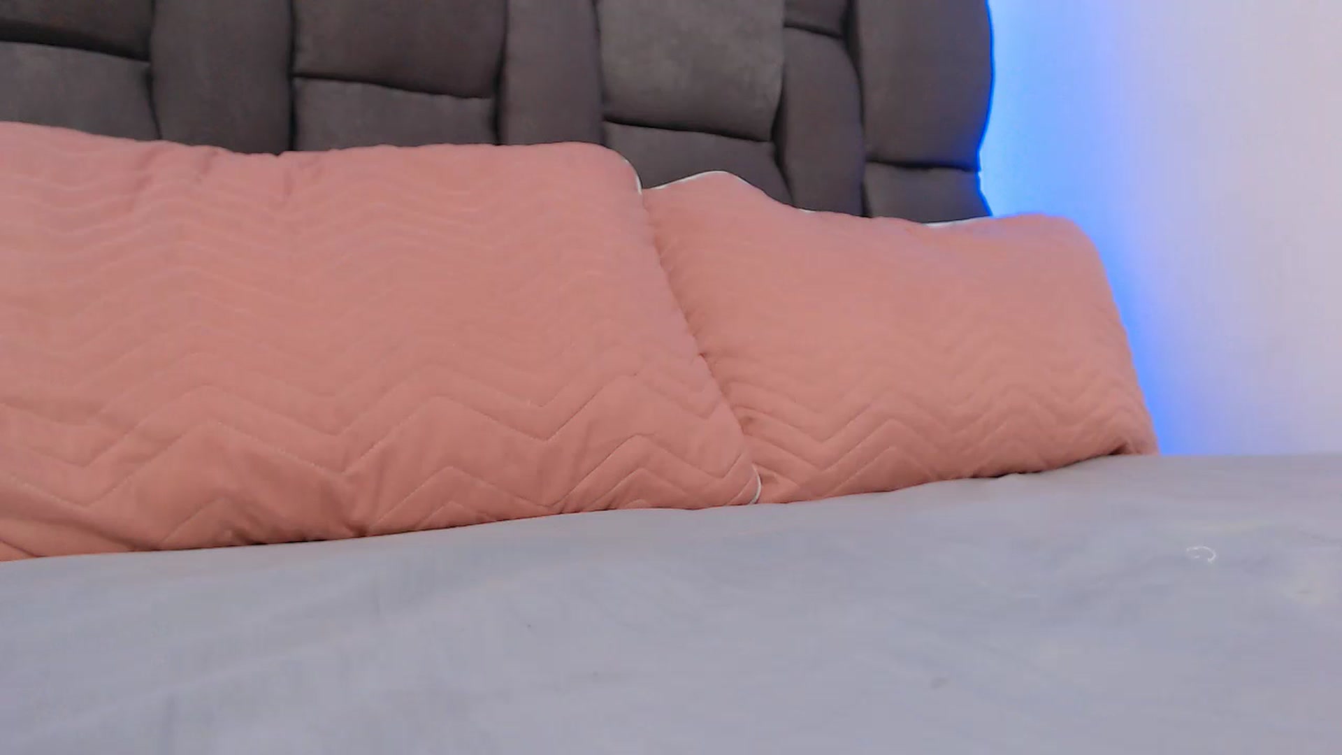 Gallery image thumbnail from Sharon_Angels's myfreecams stream on, 11/12/2023, 08:39 image 2 of 20