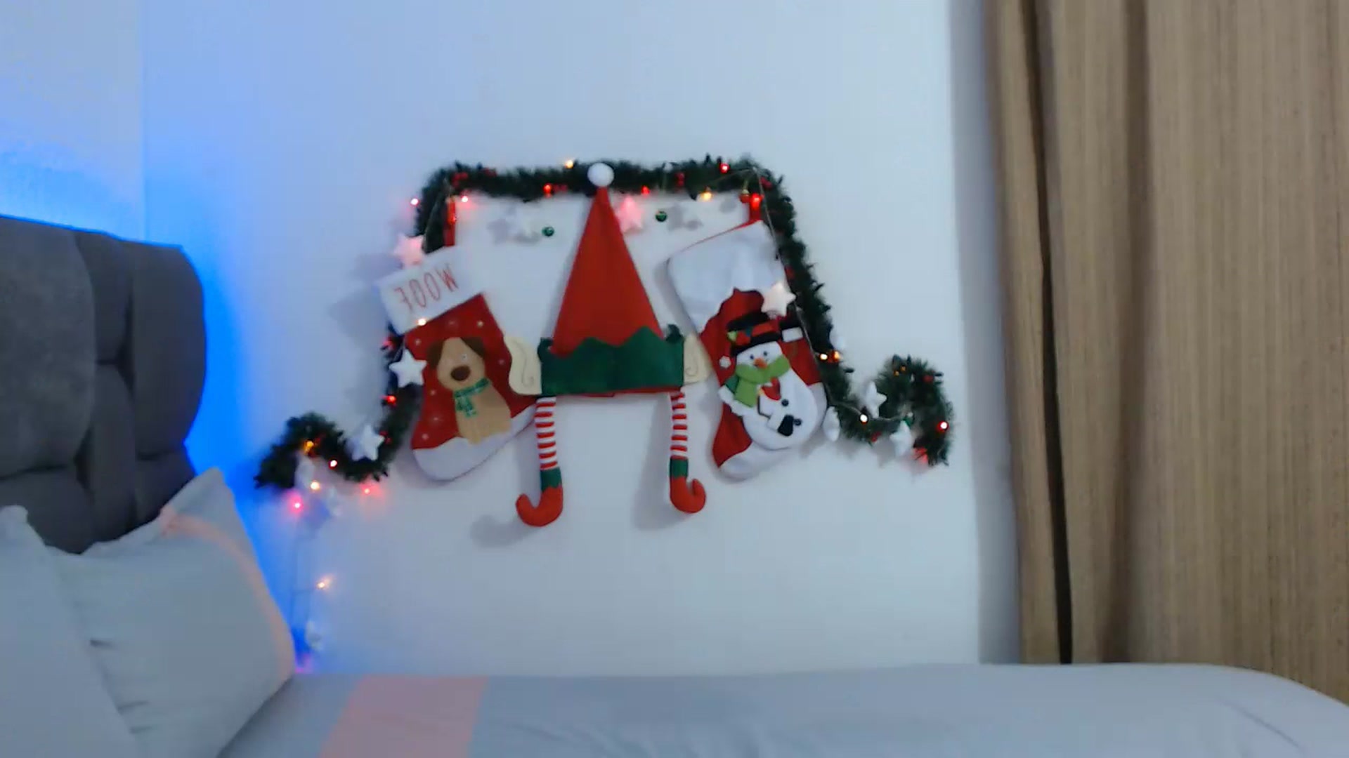 Gallery image thumbnail from Sharon_Angels's myfreecams stream on, 12/08/2023, 04:17 image 2 of 20