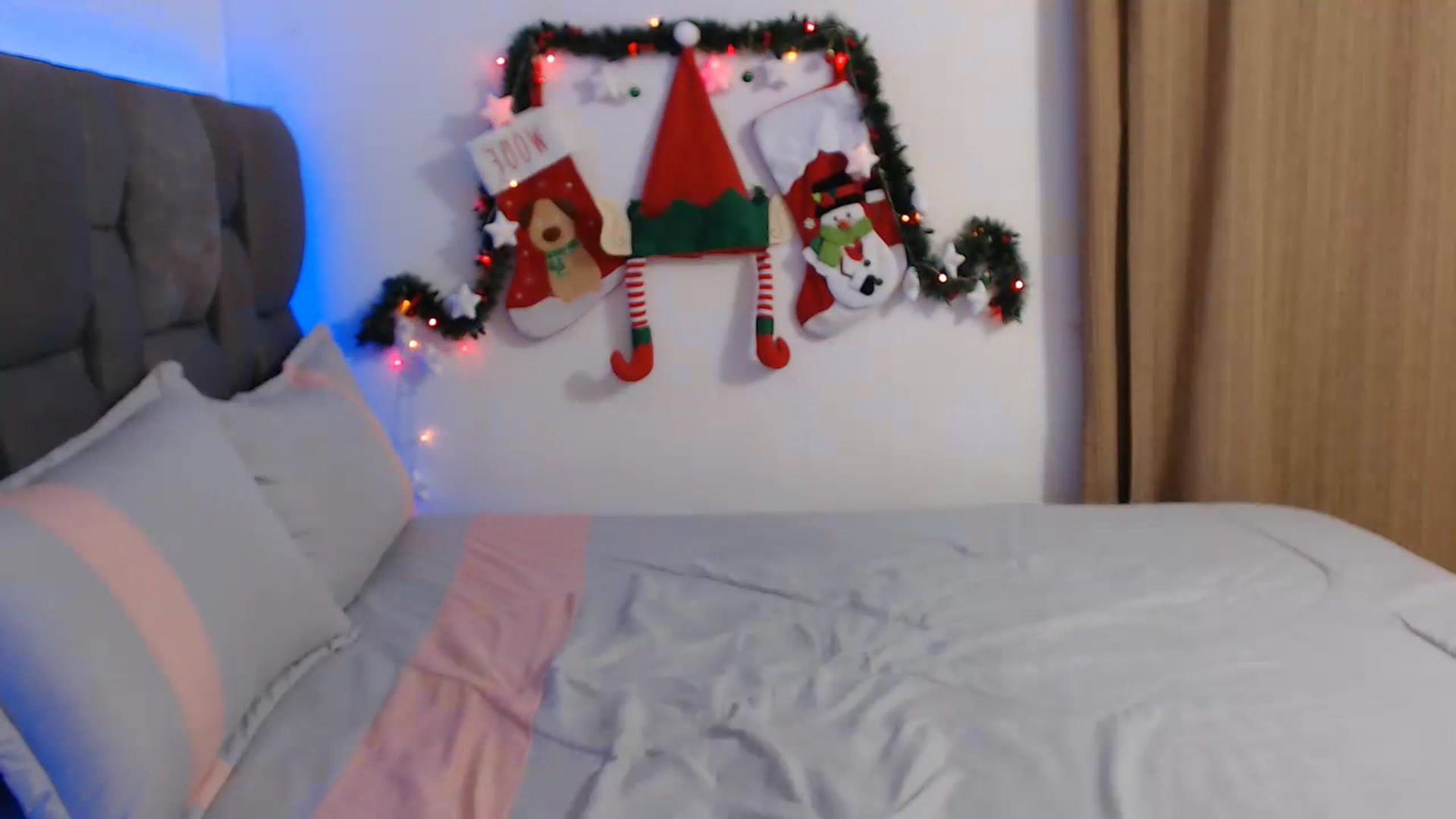 Gallery image thumbnail from Sharon_Angels's myfreecams stream on, 12/08/2023, 04:17 image 6 of 20