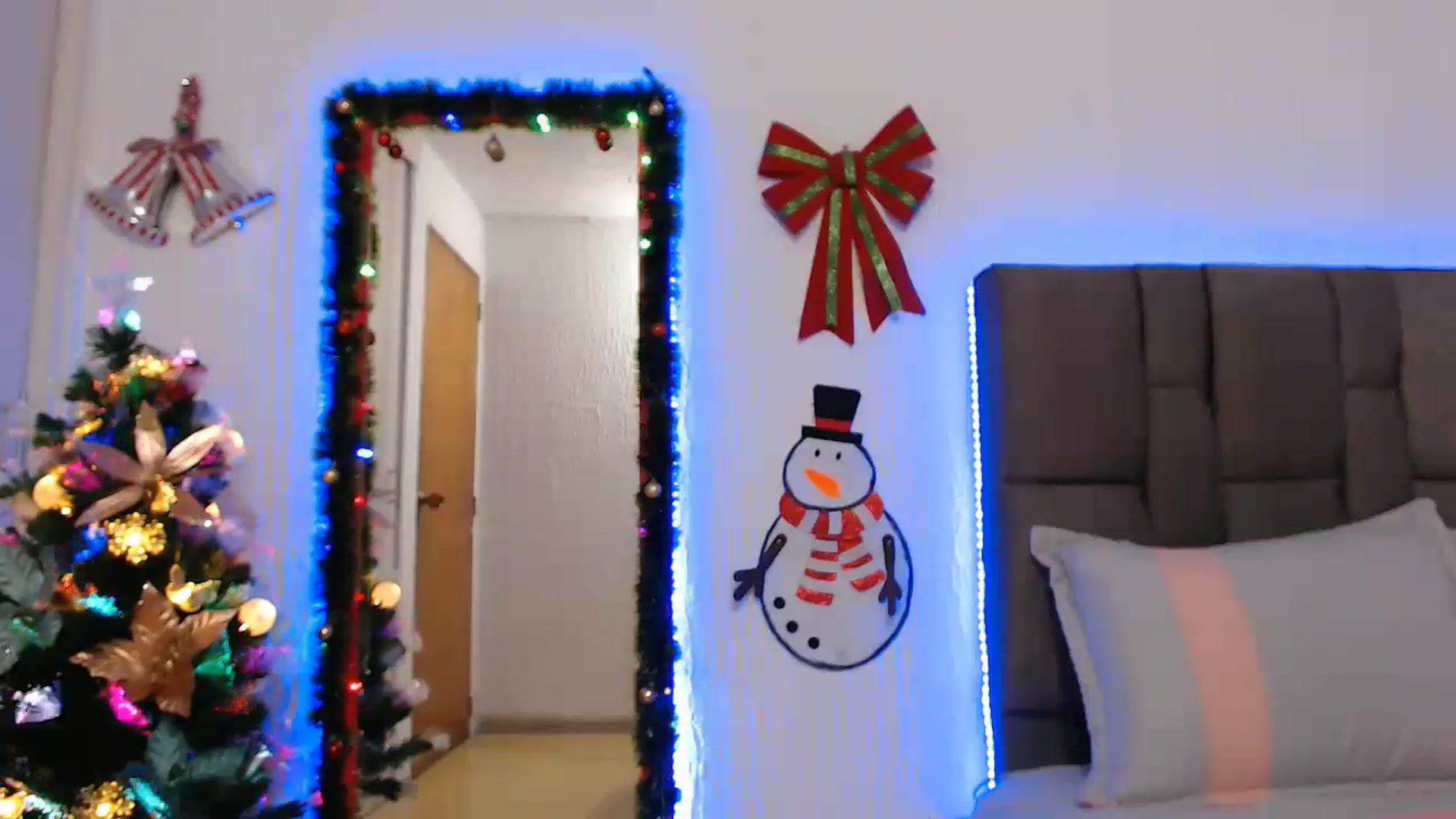 Gallery image thumbnail from Sharon_Angels's myfreecams stream on, 12/08/2023, 04:17 image 15 of 20