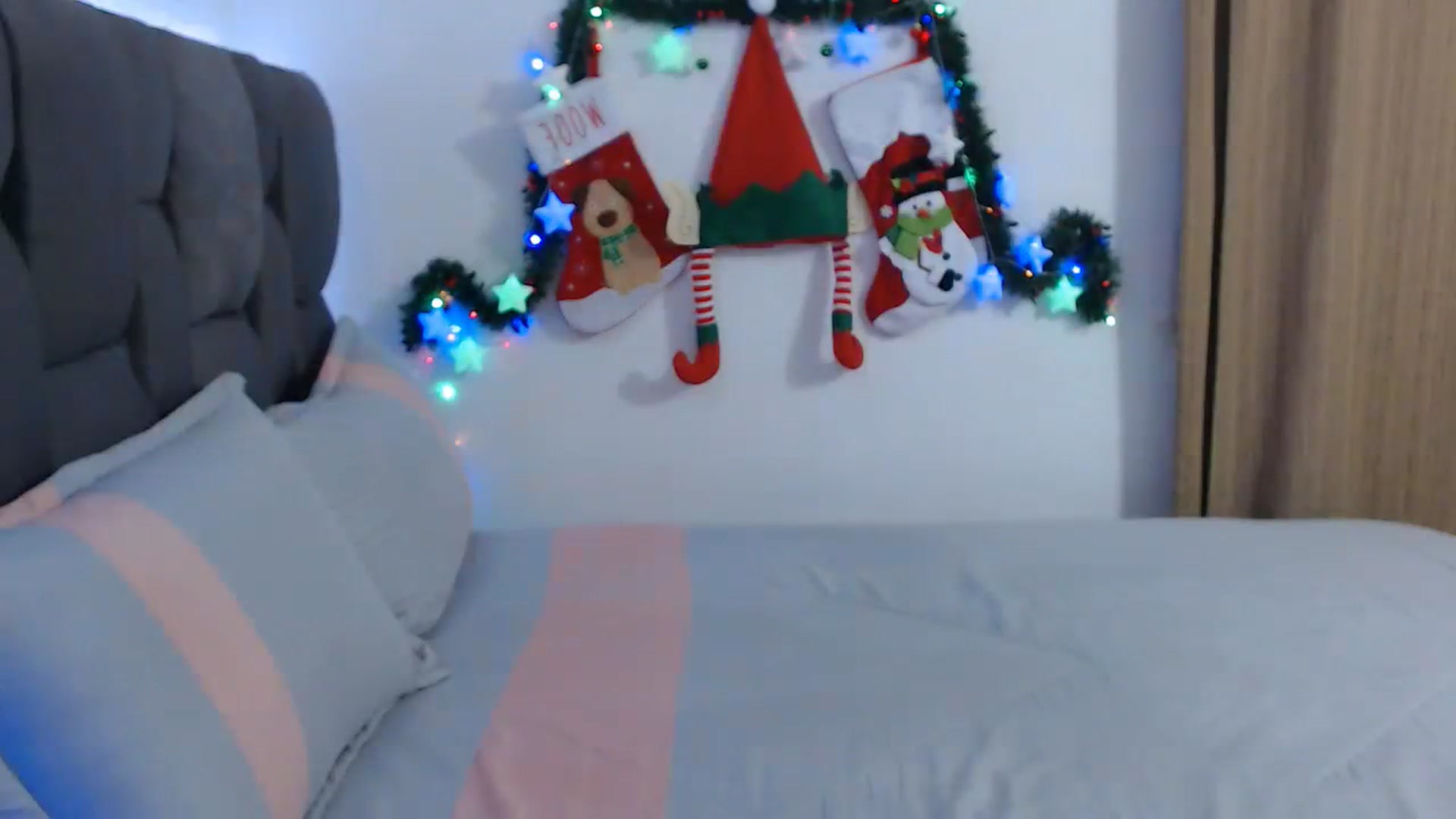Gallery image thumbnail from Sharon_Angels's myfreecams stream on, 12/10/2023, 03:41 image 4 of 20