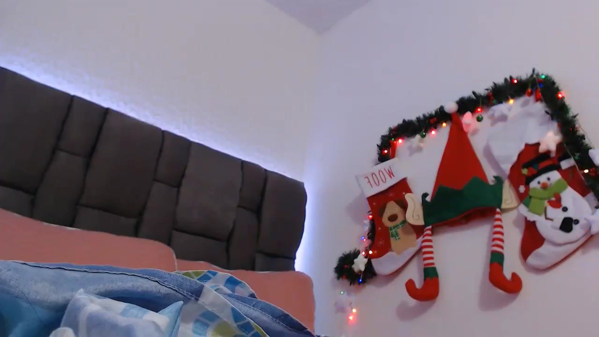 Gallery image thumbnail from Sharon_Angels's myfreecams stream on, 12/17/2023, 06:43 image 11 of 20