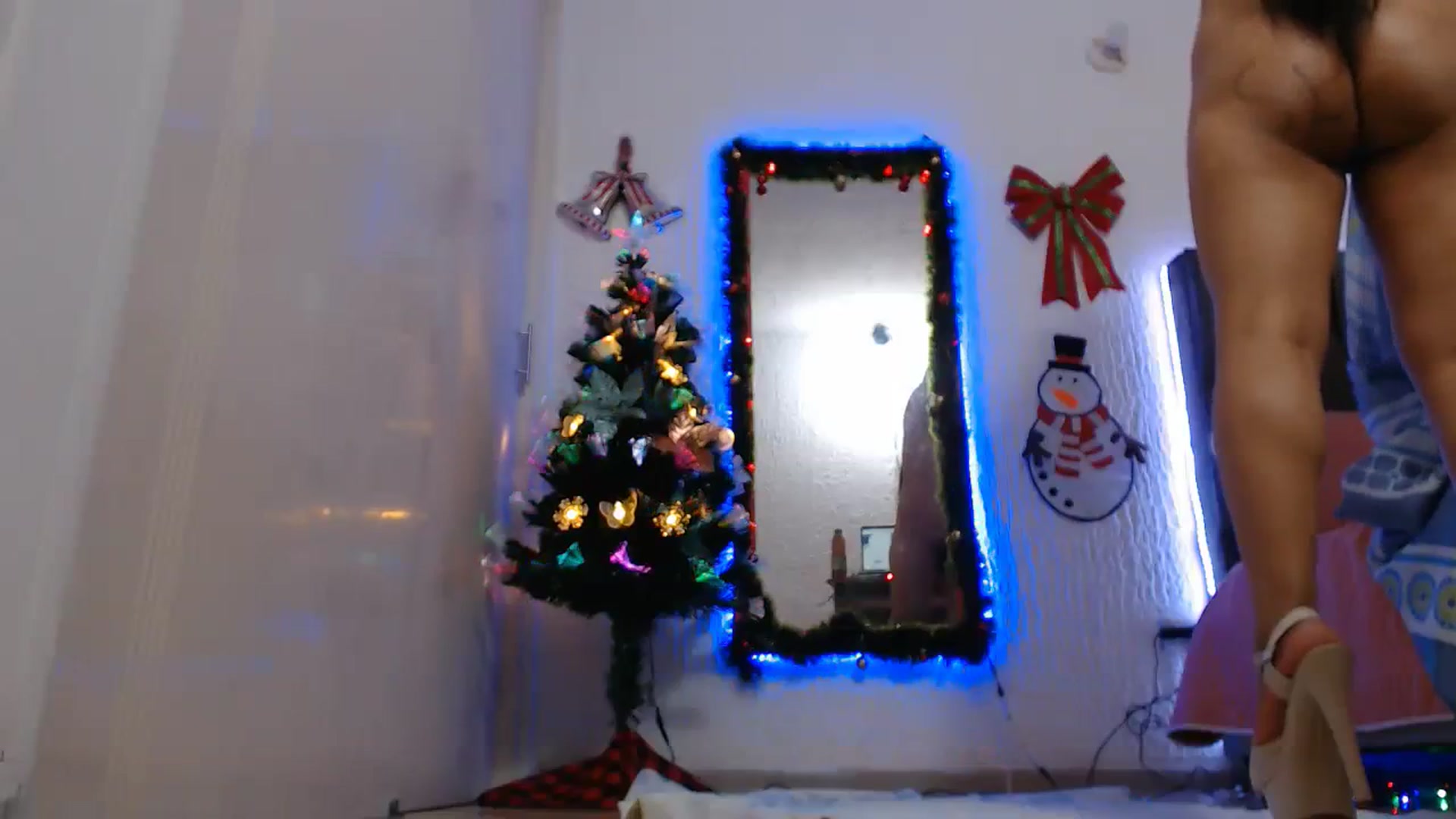 Gallery image thumbnail from Sharon_Angels's myfreecams stream on, 12/17/2023, 09:21 image 6 of 20