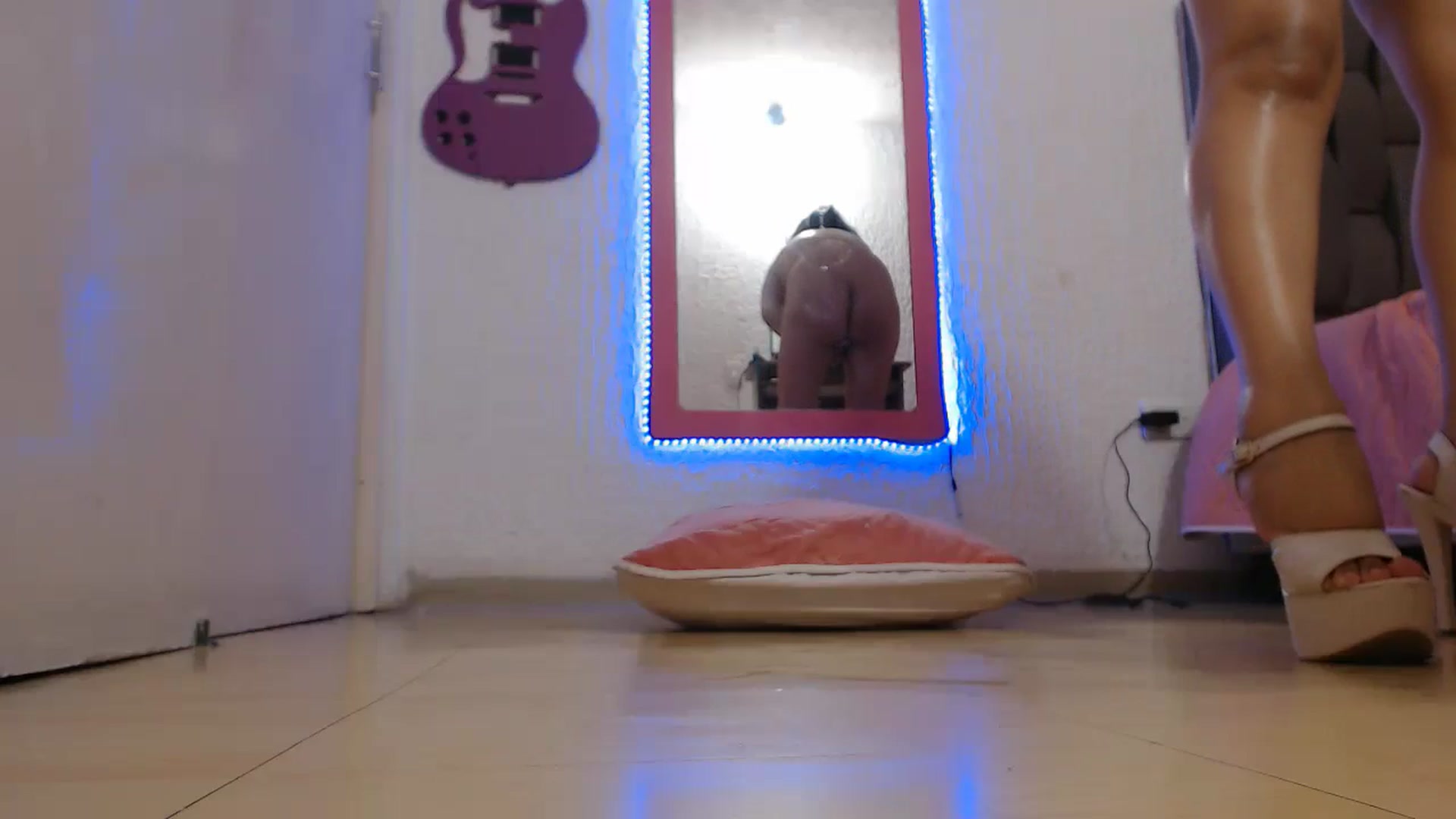 Gallery image thumbnail from Sharon_Angels's myfreecams stream on, 03/10/2024, 09:32 image 14 of 20