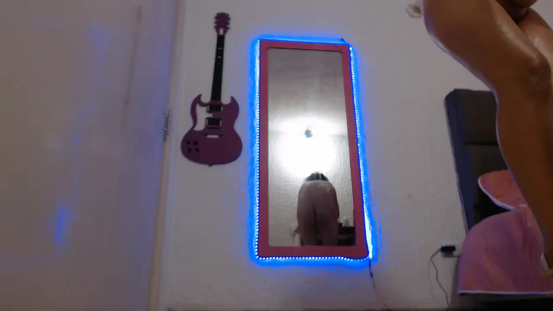 Gallery image thumbnail from Sharon_Angels's myfreecams stream on, 03/10/2024, 09:57 image 1 of 20