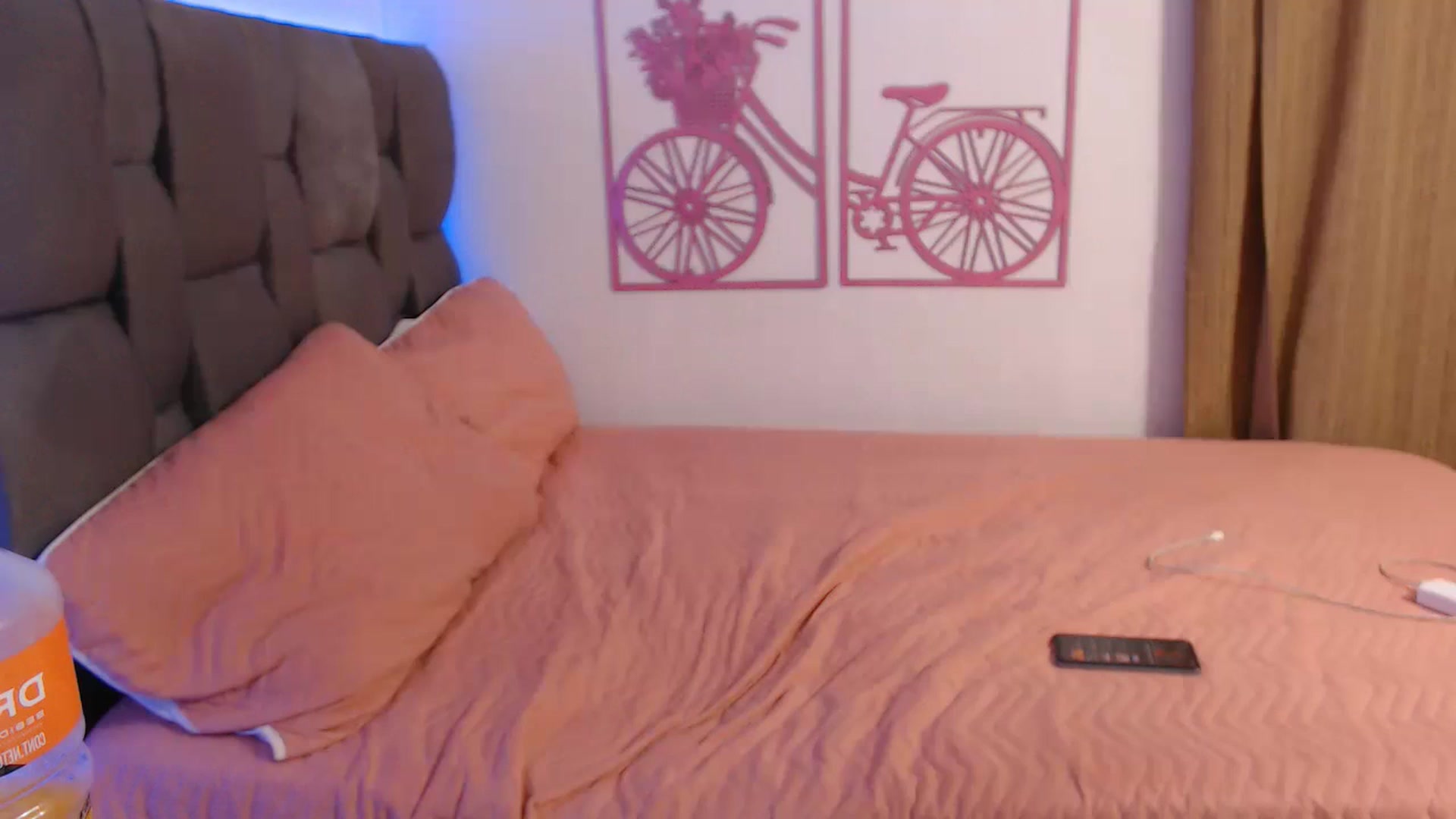 Gallery image thumbnail from Sharon_Angels's myfreecams stream on, 03/22/2024, 04:15 image 19 of 20