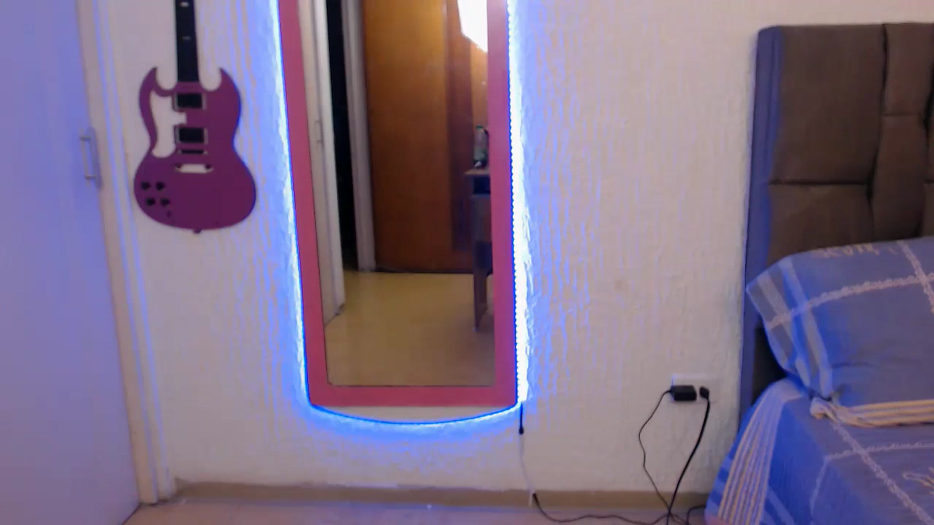 Gallery image thumbnail from Sharon_Angels's myfreecams stream on, 05/26/2024, 05:03 image 18 of 20