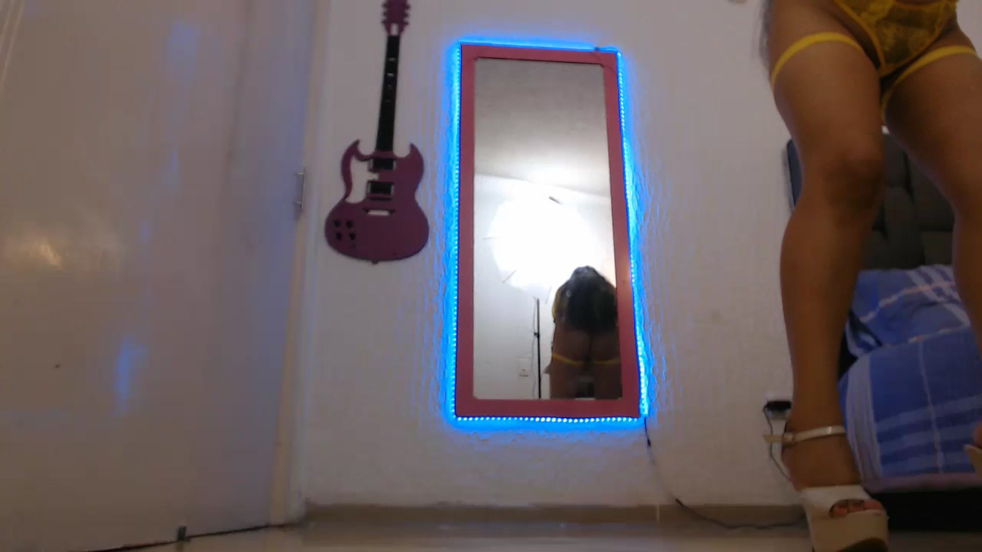 Gallery image thumbnail from Sharon_Angels's myfreecams stream on, 06/13/2024, 05:32 image 19 of 20