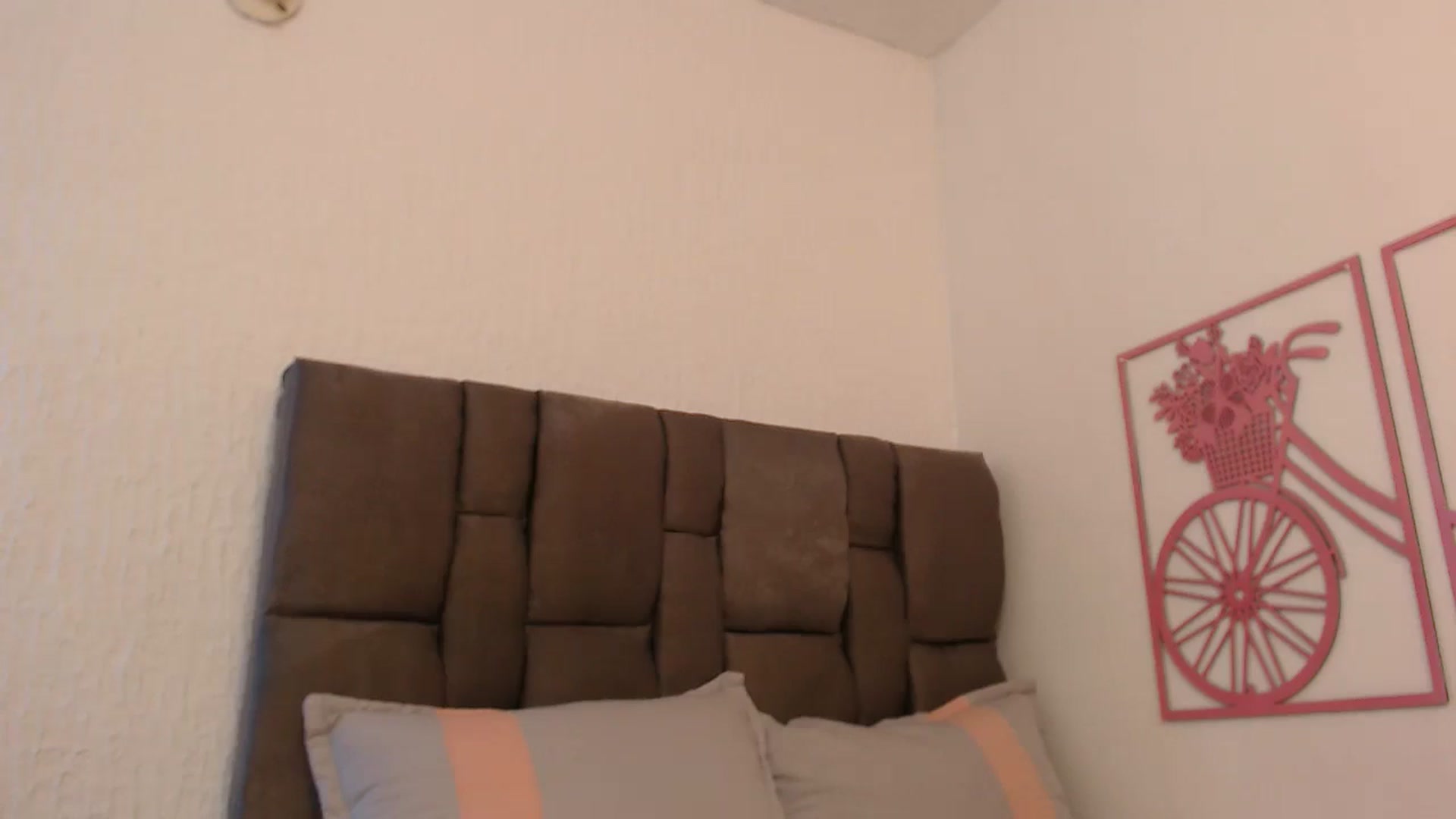 Gallery image thumbnail from Sharon_Angels's myfreecams stream on, 06/27/2024, 07:31 image 17 of 20
