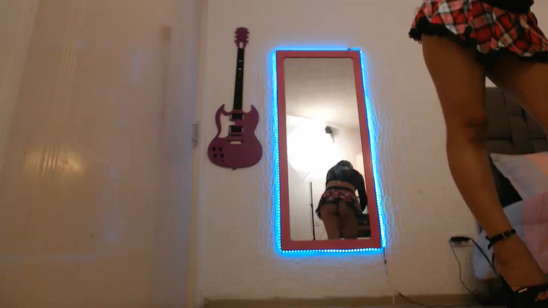 Gallery image thumbnail from Sharon_Angels's myfreecams stream on, 06/27/2024, 07:31 image 13 of 20