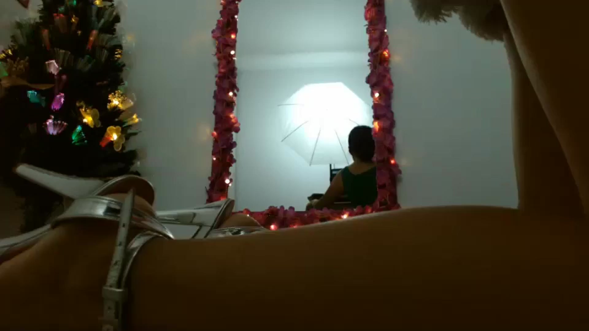 Gallery image thumbnail from Sharon_Angels's myfreecams stream on, 12/21/2025, 06:22 image 11 of 20
