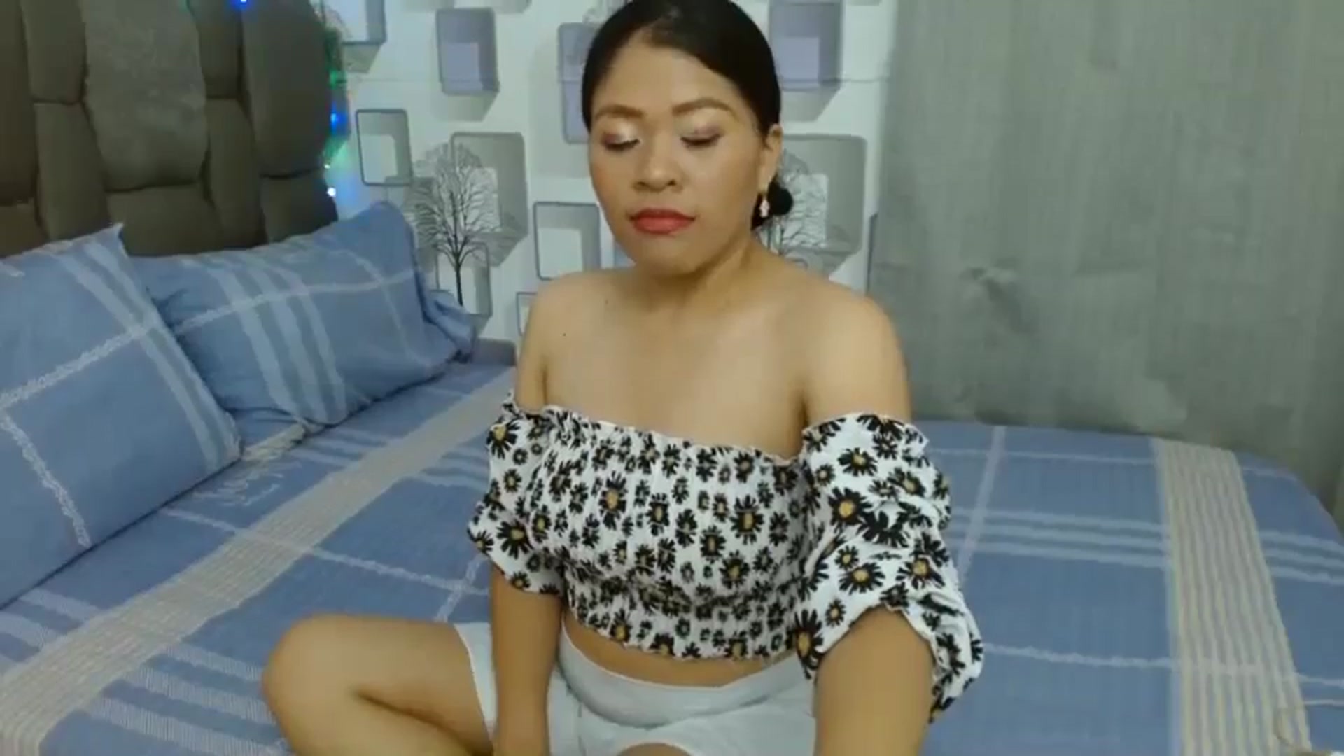 Gallery image thumbnail from Sharon_Angels's myfreecams stream on, 12/24/2025, 06:32 image 11 of 20