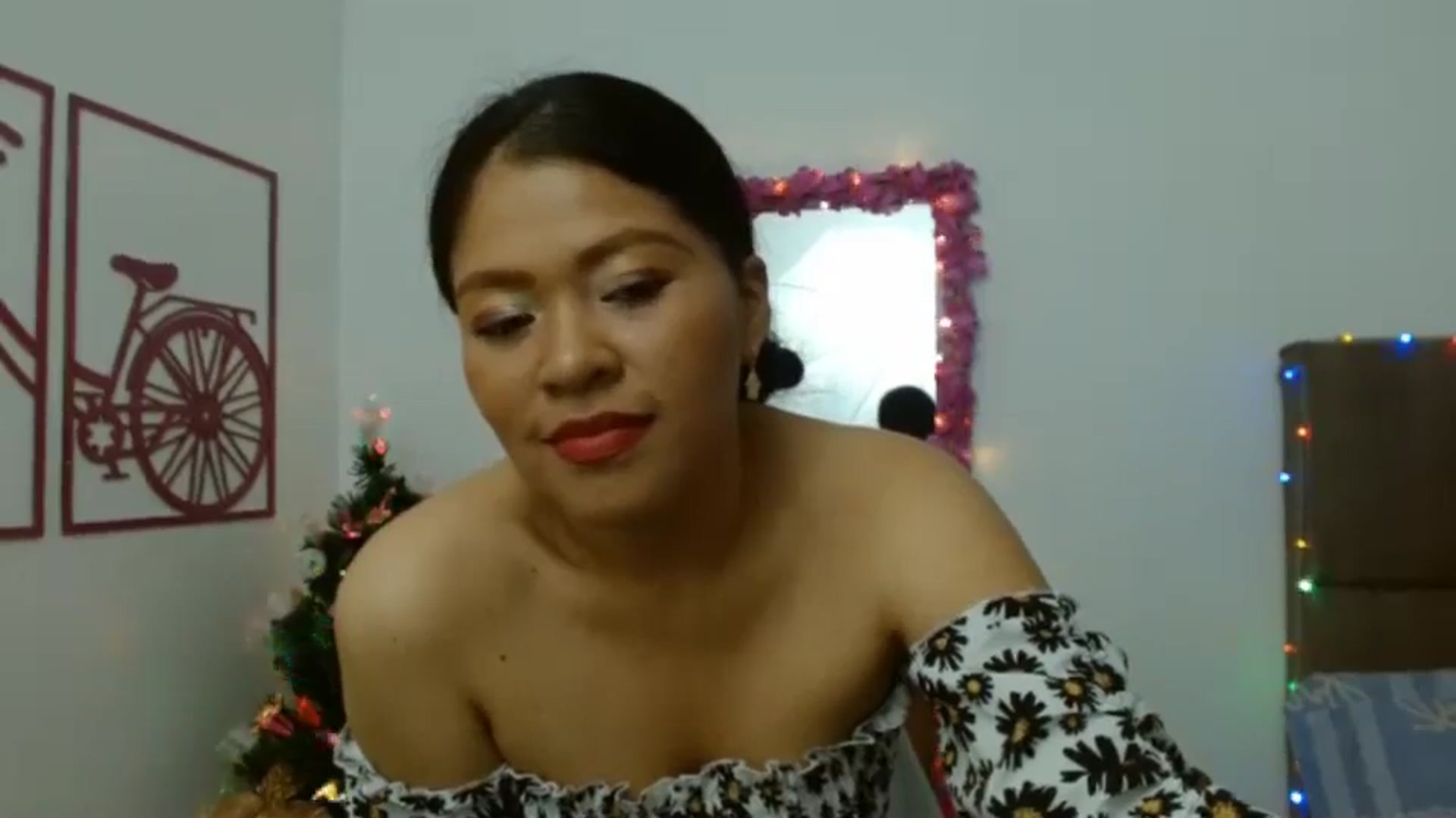 Gallery image thumbnail from Sharon_Angels's myfreecams stream on, 12/24/2025, 06:32 image 7 of 20